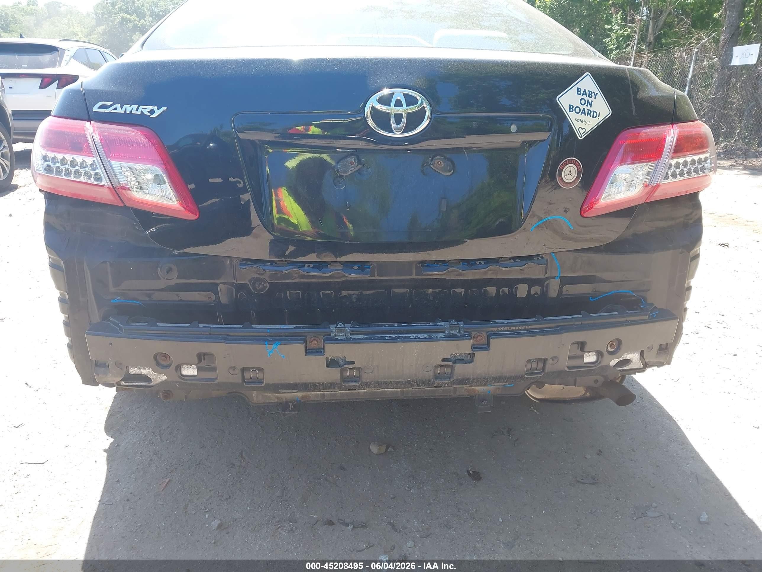 2011 Toyota Camry   Черный vin: 4T4BF3EK2BR209871