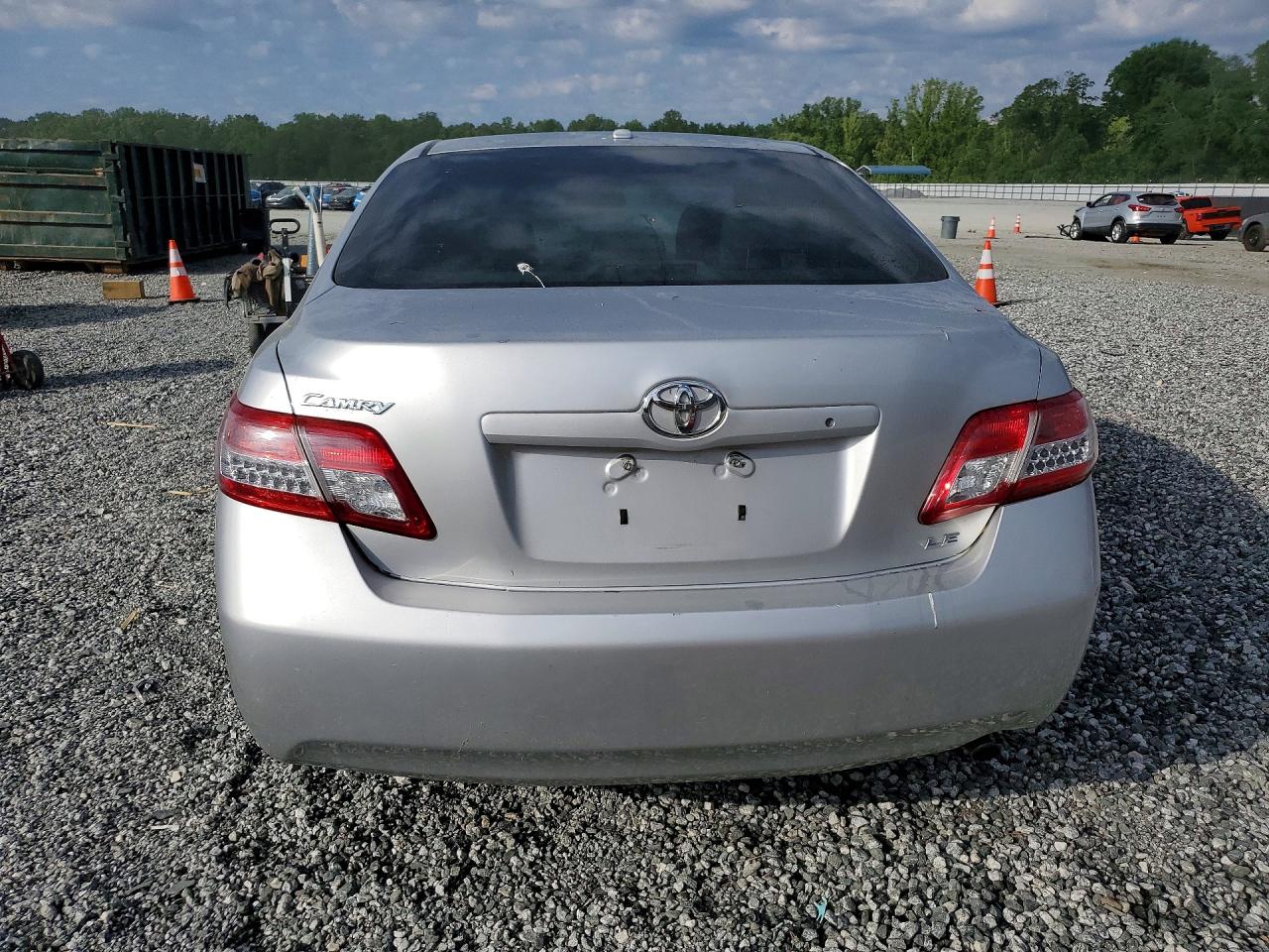 2011 Toyota Camry Le Silver vin: 4T4BF3EK2BR217887