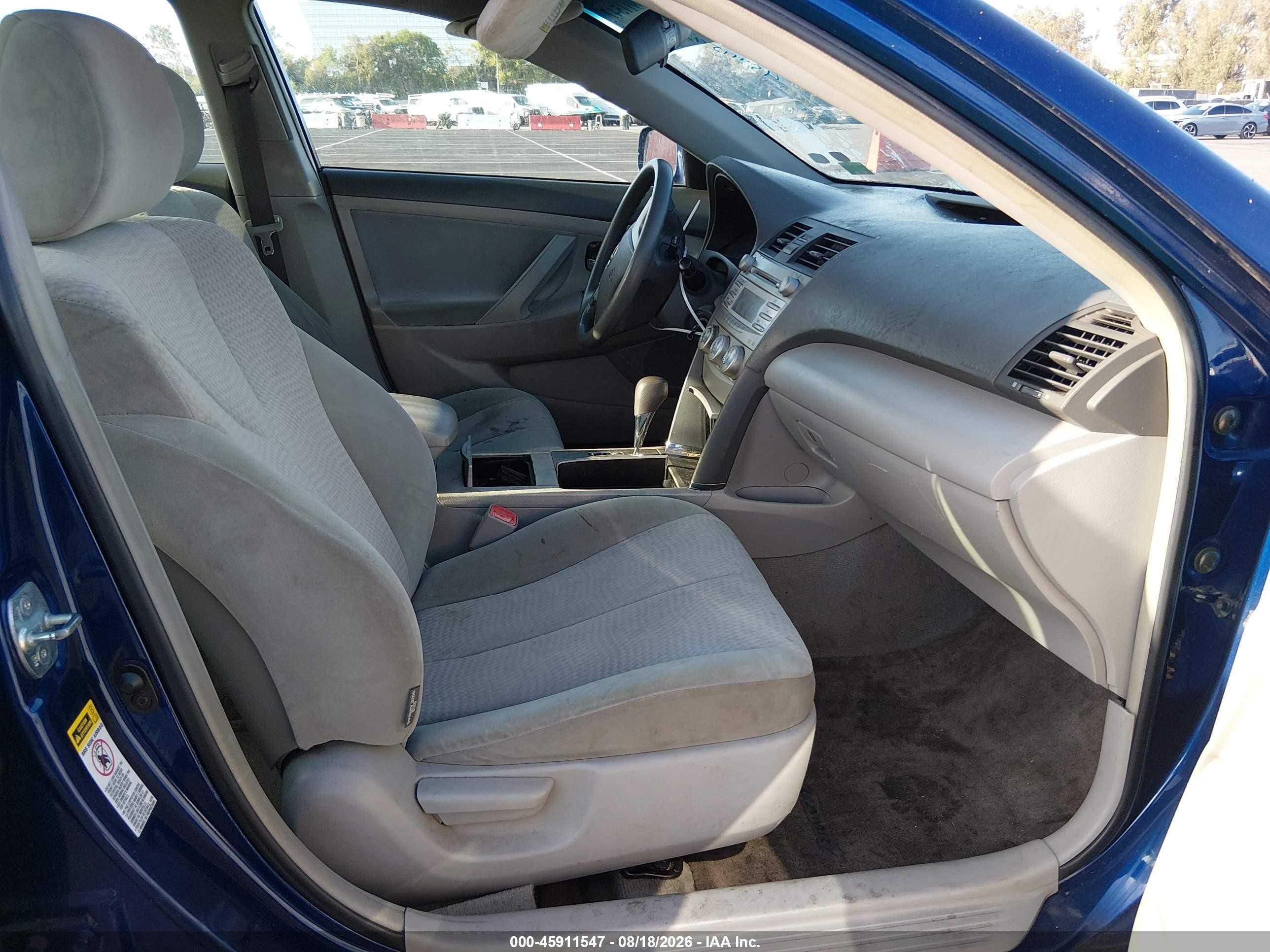 2010 Toyota Camry Le Blue vin: 4T4BF3EK3AR005045