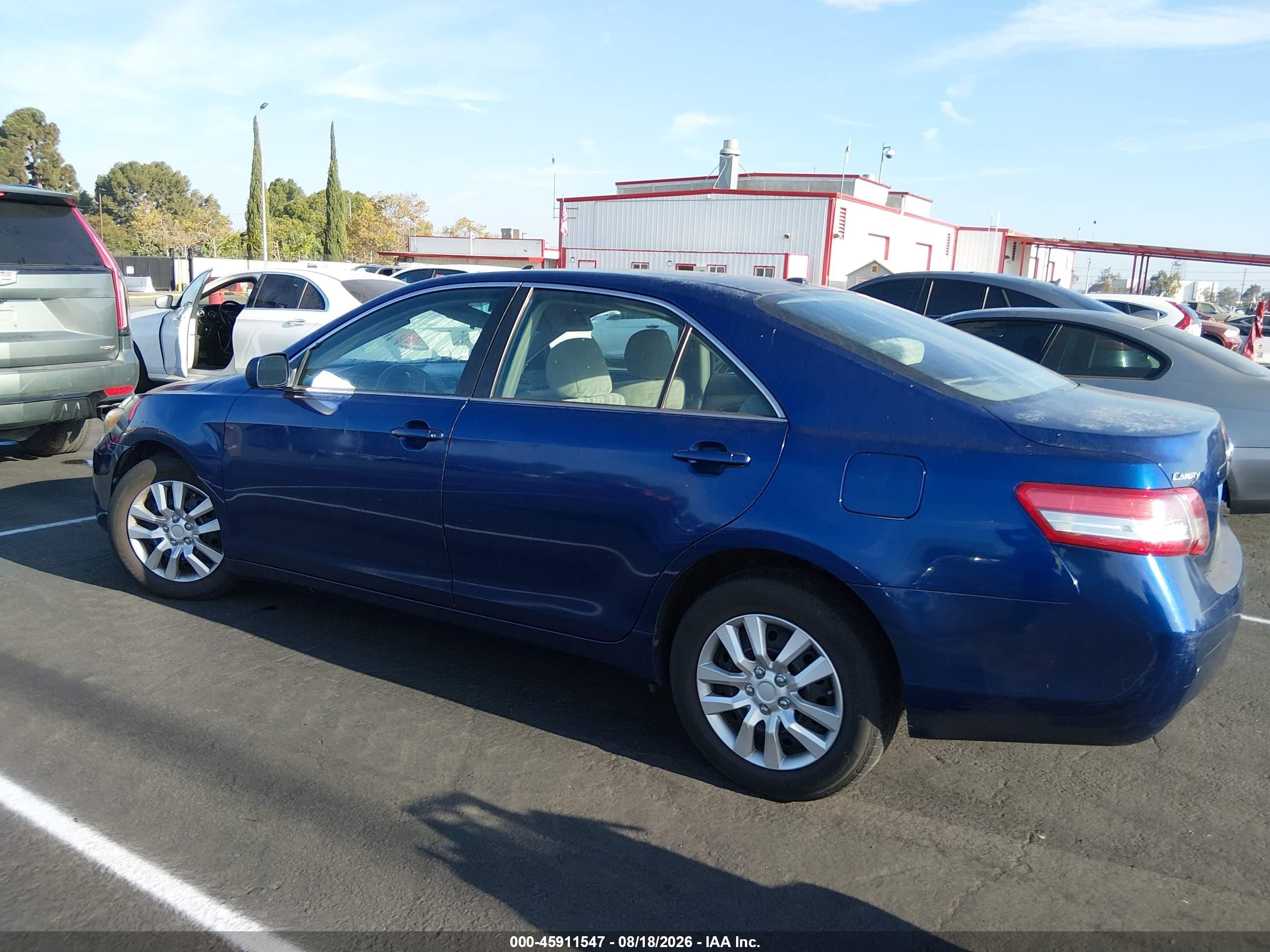 2010 Toyota Camry Le Blue vin: 4T4BF3EK3AR005045