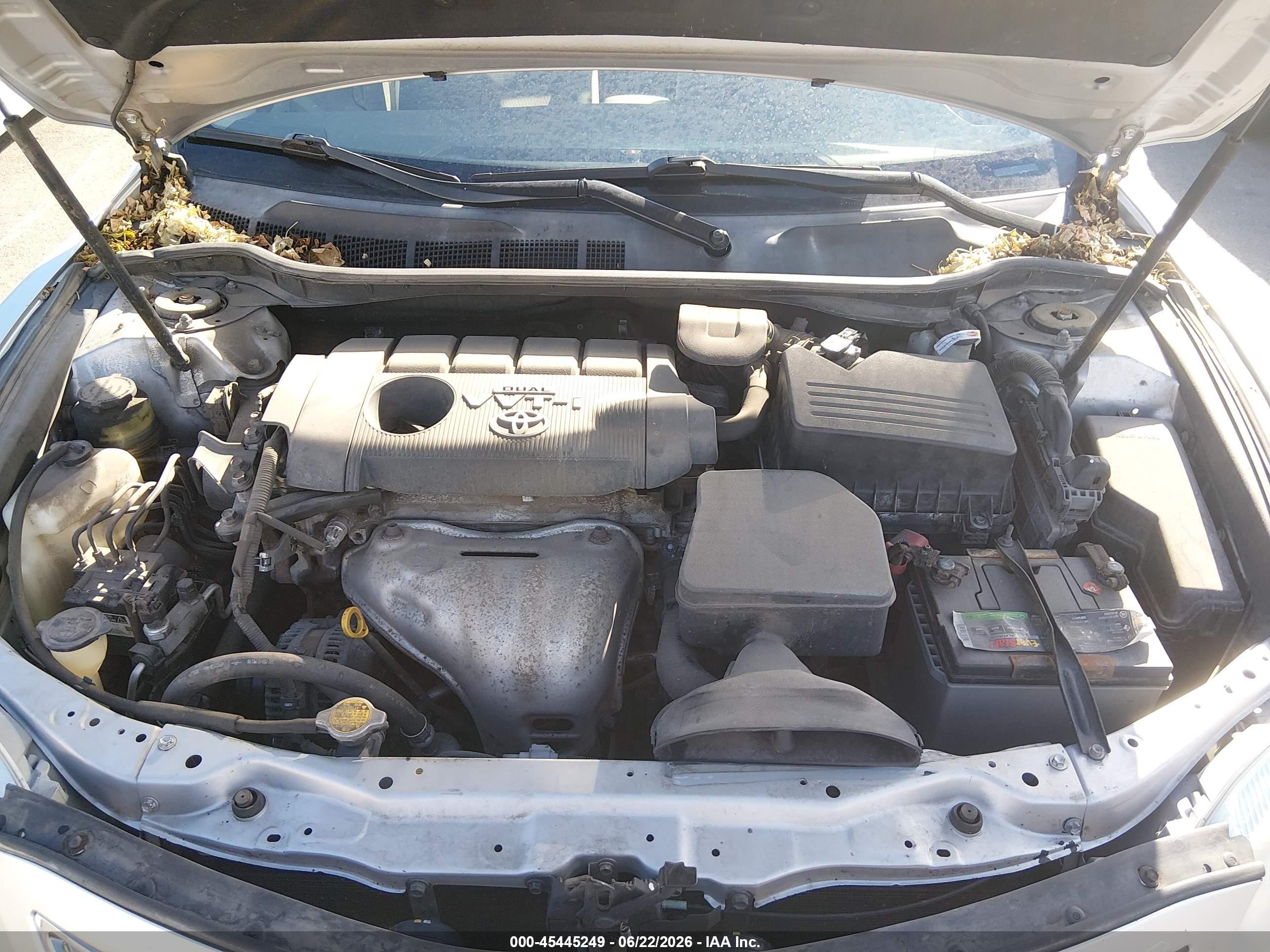 2010 Toyota Camry Le Silver vin: 4T4BF3EK3AR033444