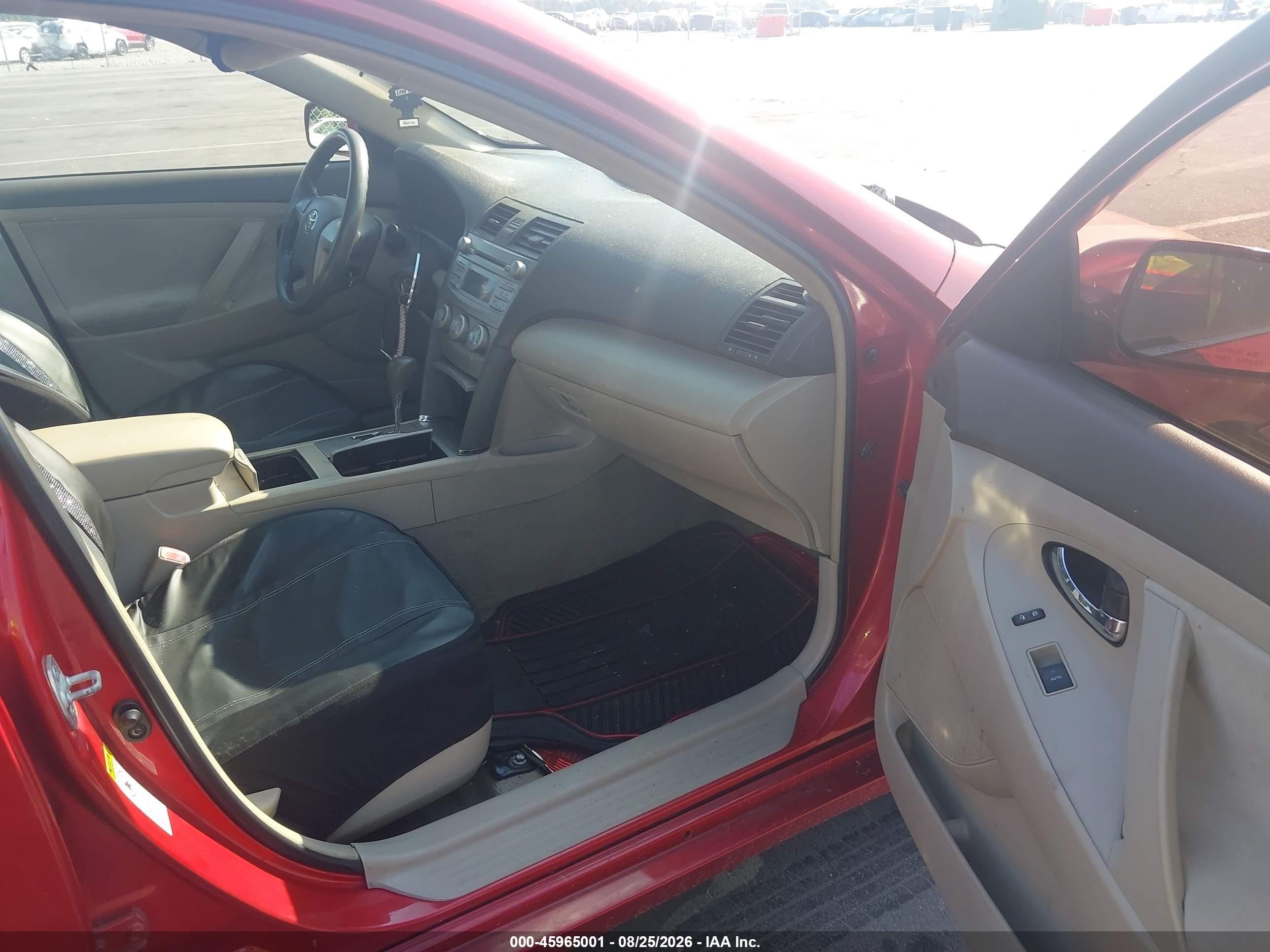 2010 Toyota Camry Le Red vin: 4T4BF3EK3AR033587