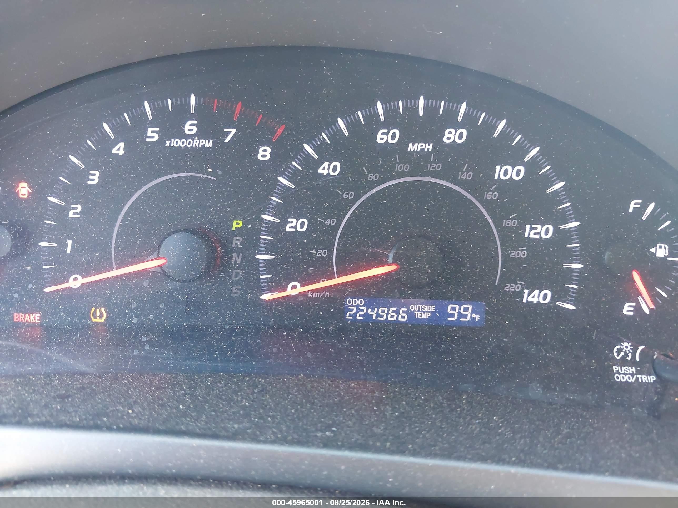 2010 Toyota Camry Le Red vin: 4T4BF3EK3AR033587