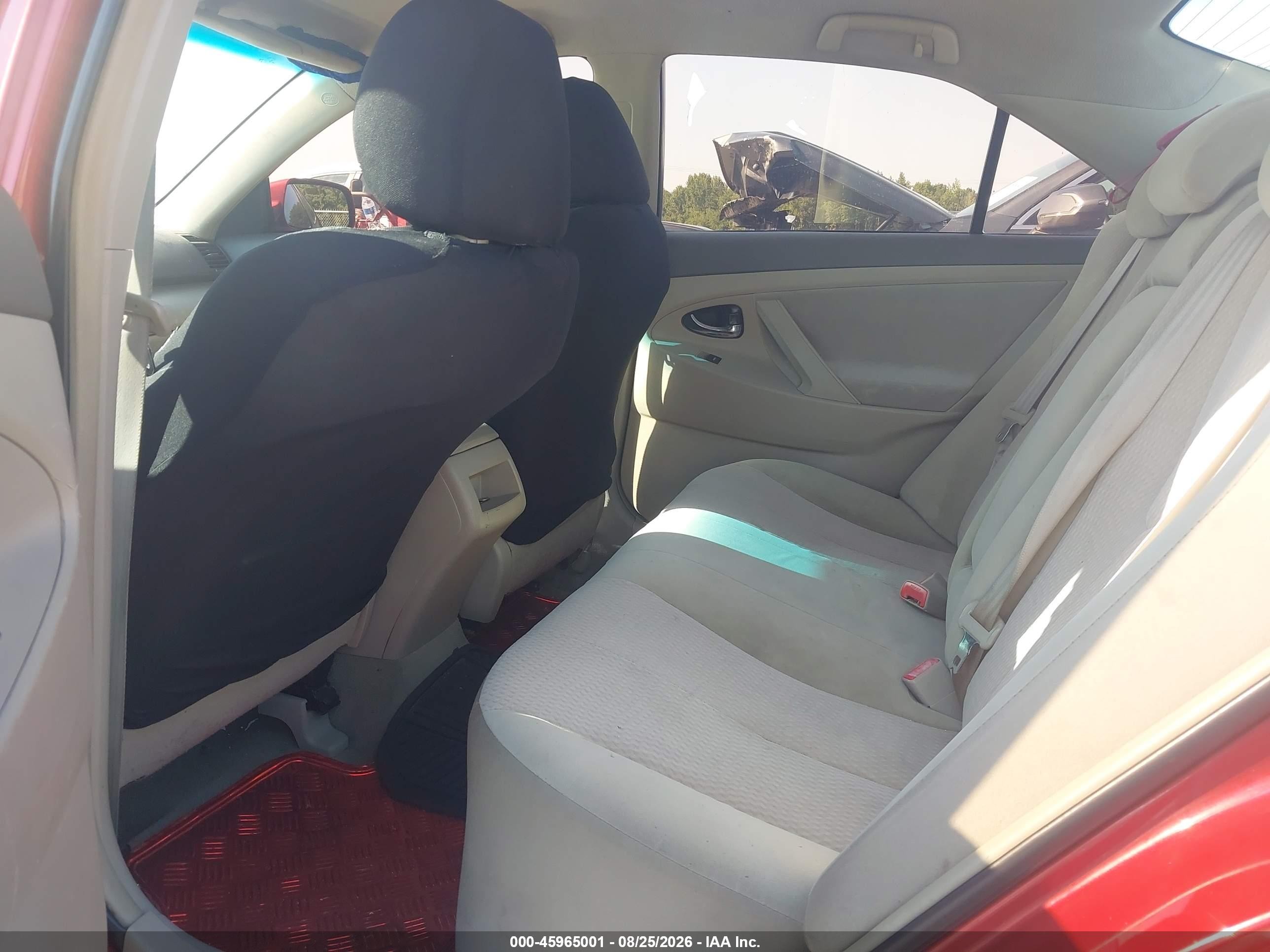 2010 Toyota Camry Le Red vin: 4T4BF3EK3AR033587