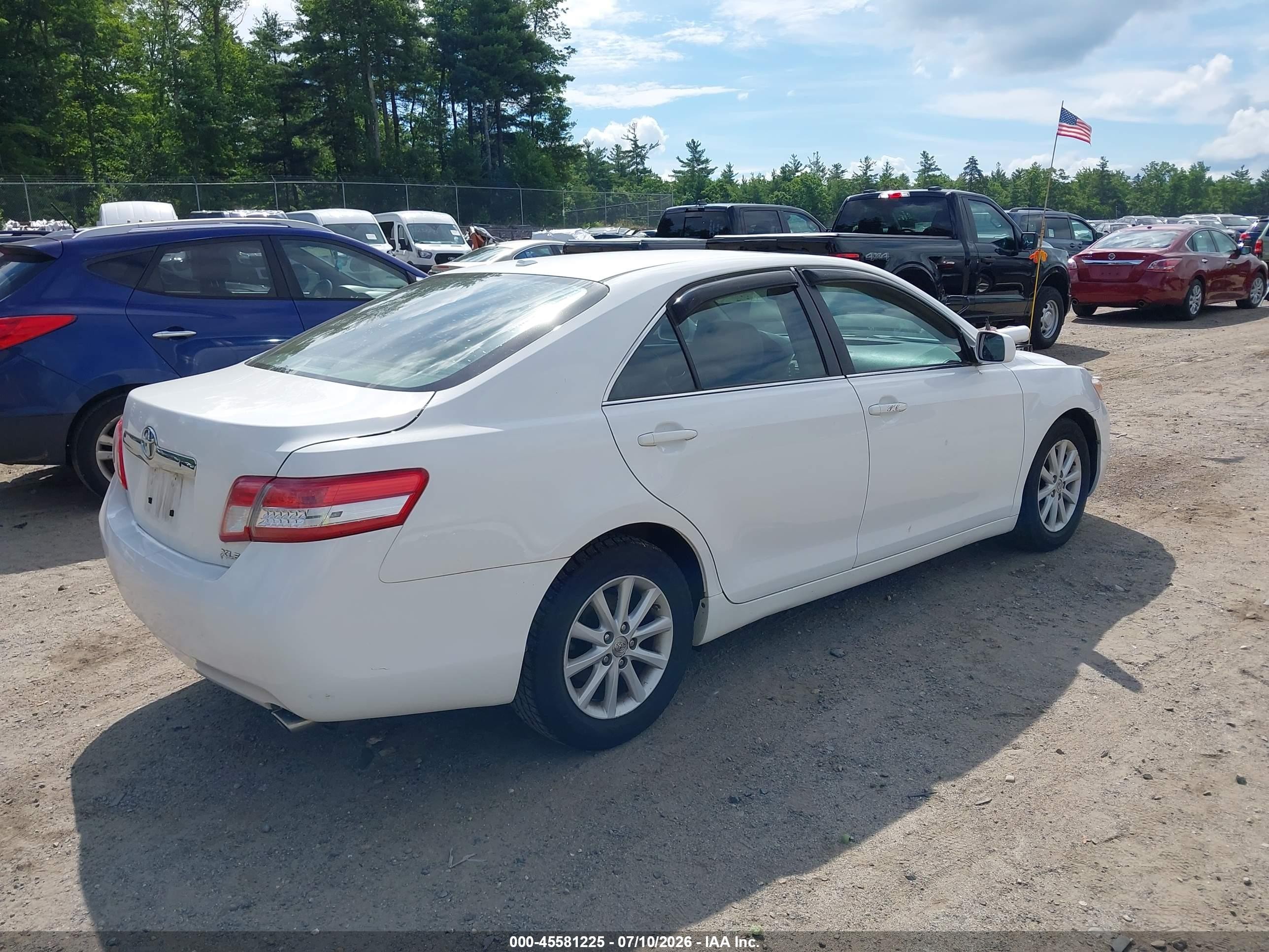 2010 Toyota Camry Xle White vin: 4T4BF3EK3AR037395
