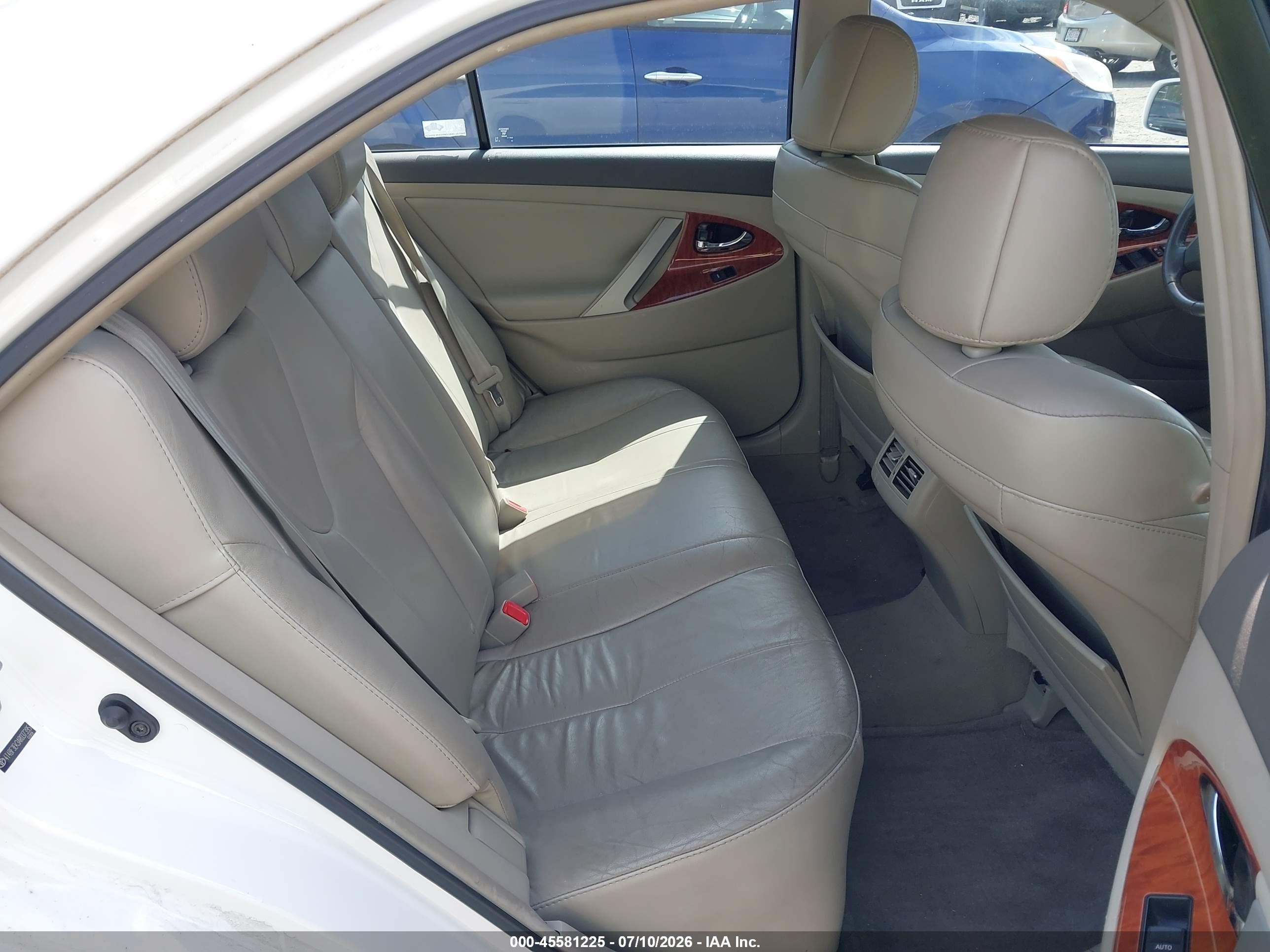 2010 Toyota Camry Xle White vin: 4T4BF3EK3AR037395