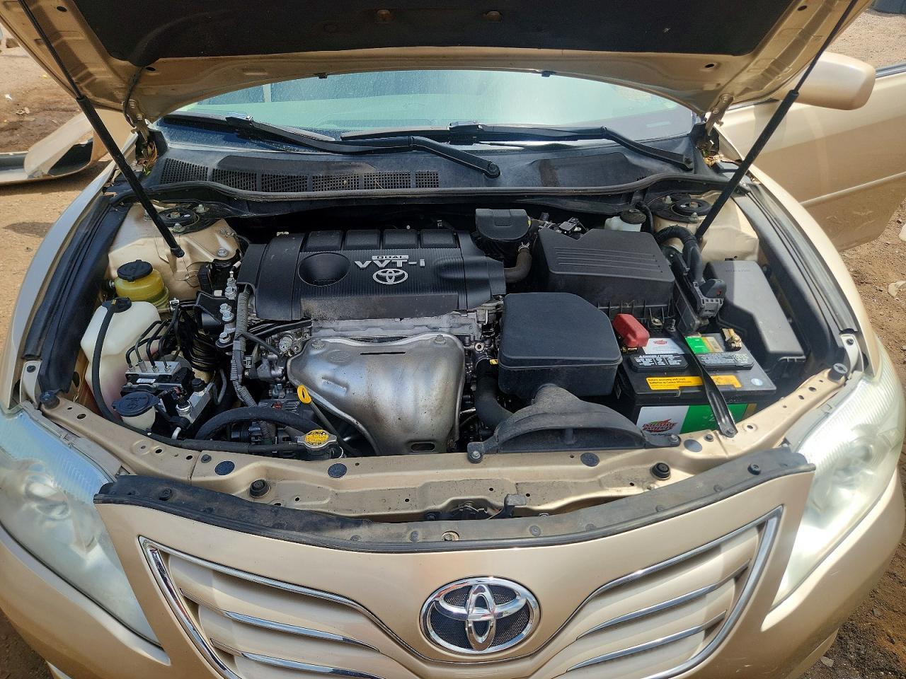 2010 Toyota Camry Tan vin: 4T4BF3EK3AR047067