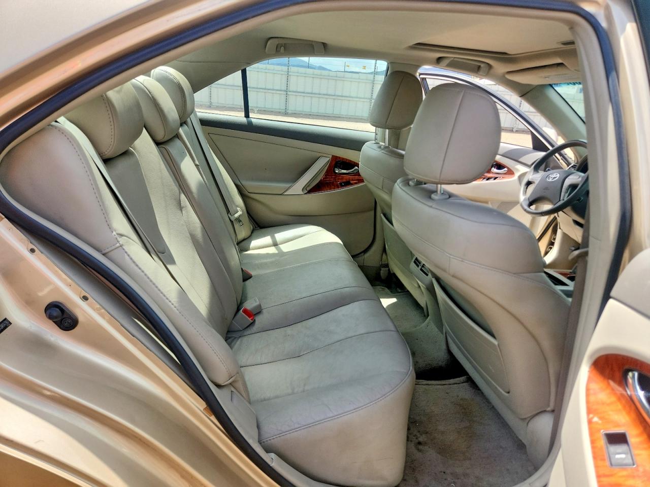 2010 Toyota Camry Tan vin: 4T4BF3EK3AR047067