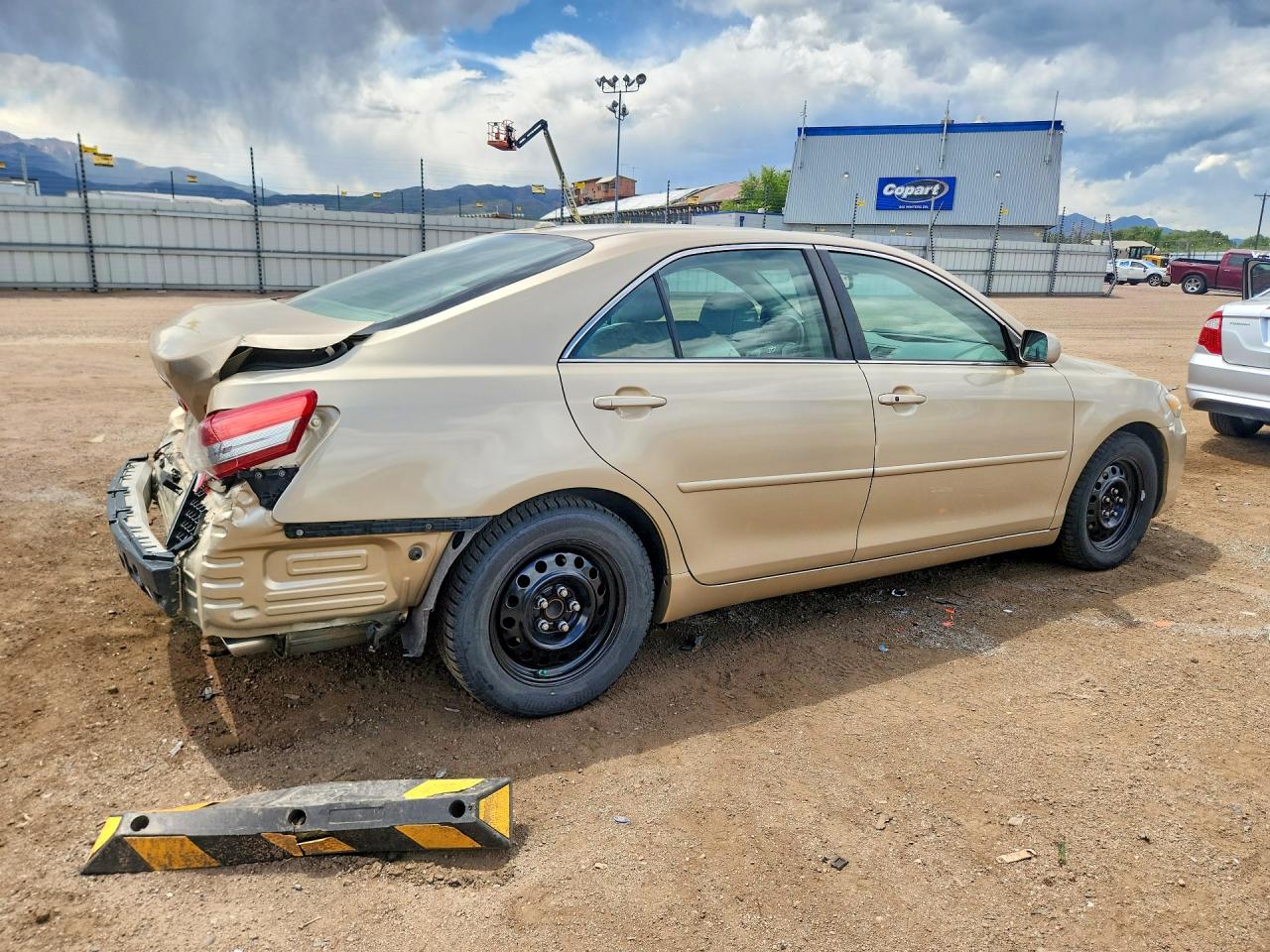 2010 Toyota Camry Tan vin: 4T4BF3EK3AR047067