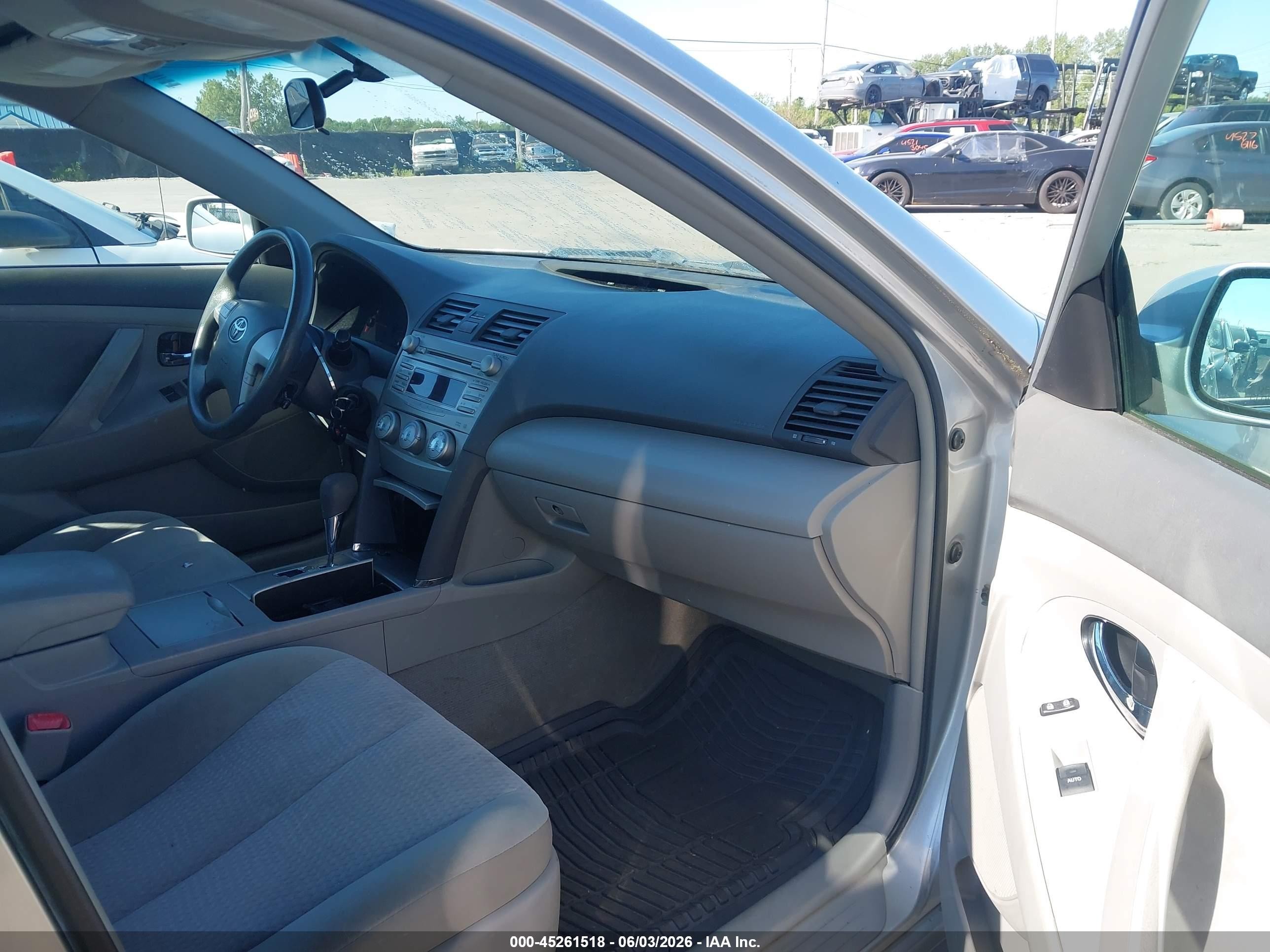 2010 Toyota Camry Se/le/xle Silver vin: 4T4BF3EK3AR053726