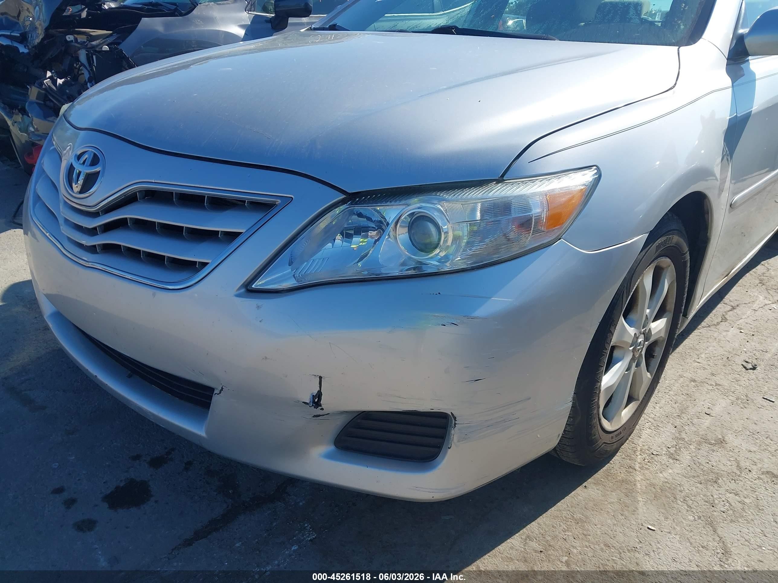 2010 Toyota Camry Se/le/xle Silver vin: 4T4BF3EK3AR053726
