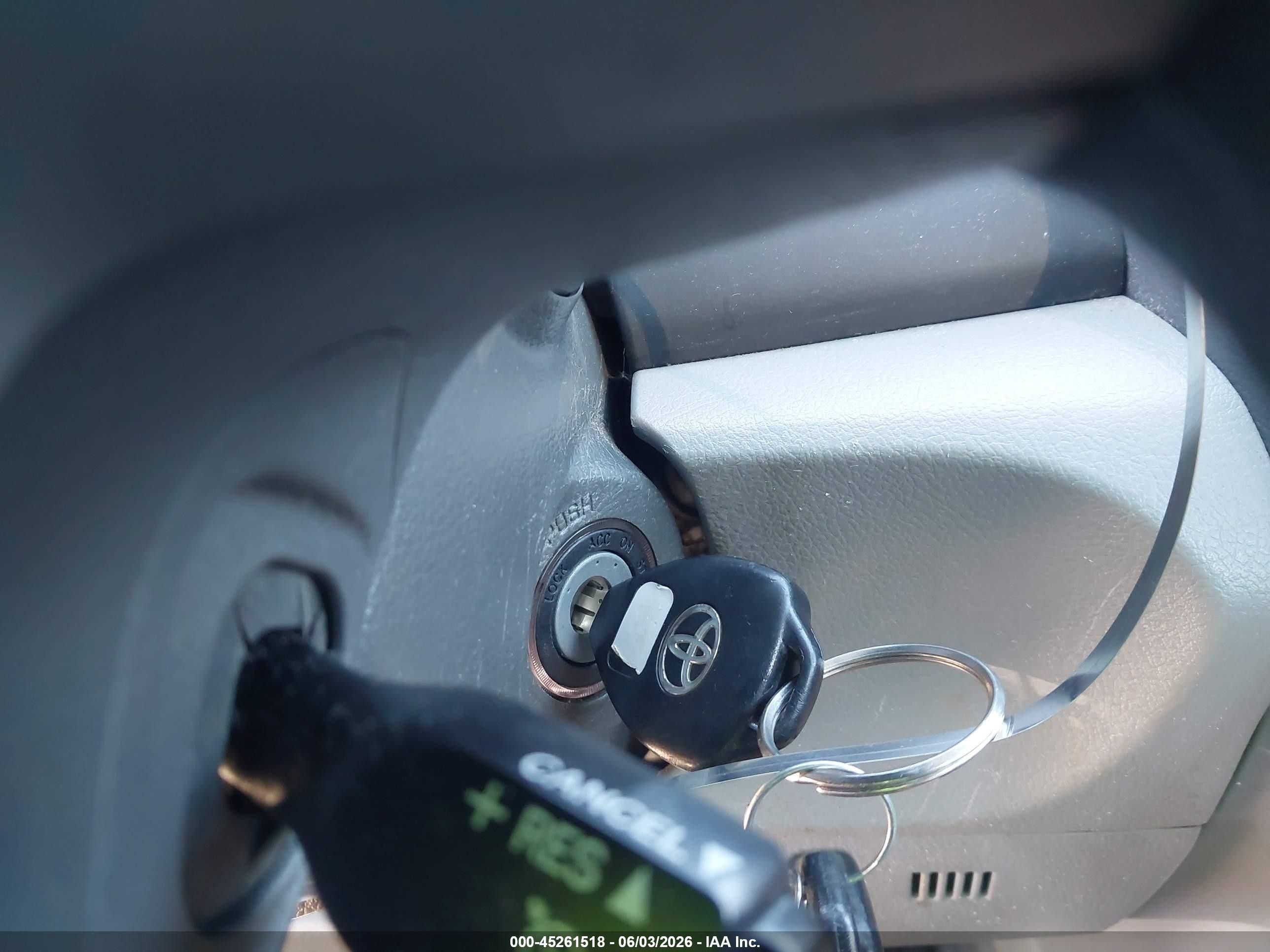 2010 Toyota Camry Se/le/xle Silver vin: 4T4BF3EK3AR053726
