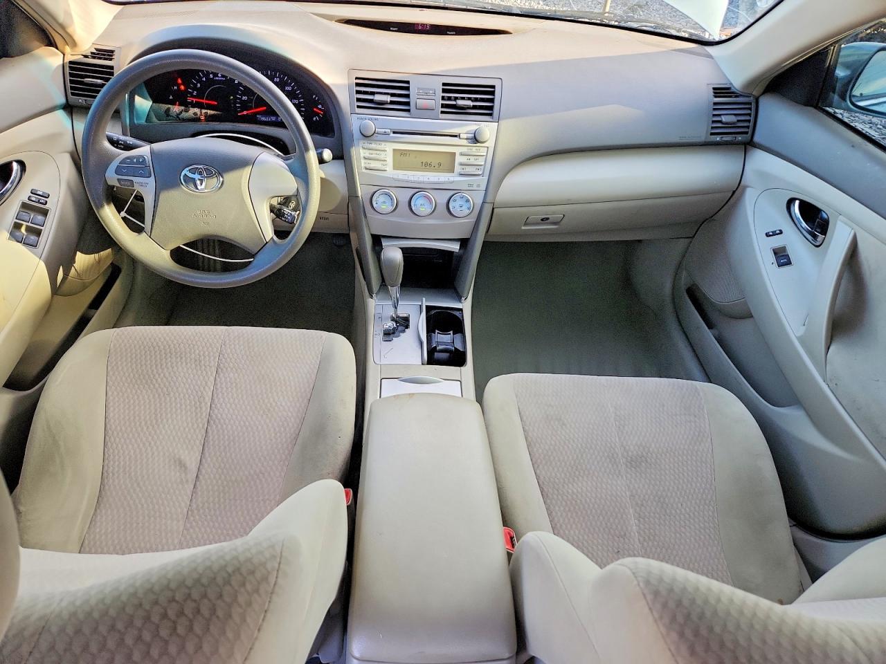 2010 Toyota Camry Le Teal vin: 4T4BF3EK3AR055119