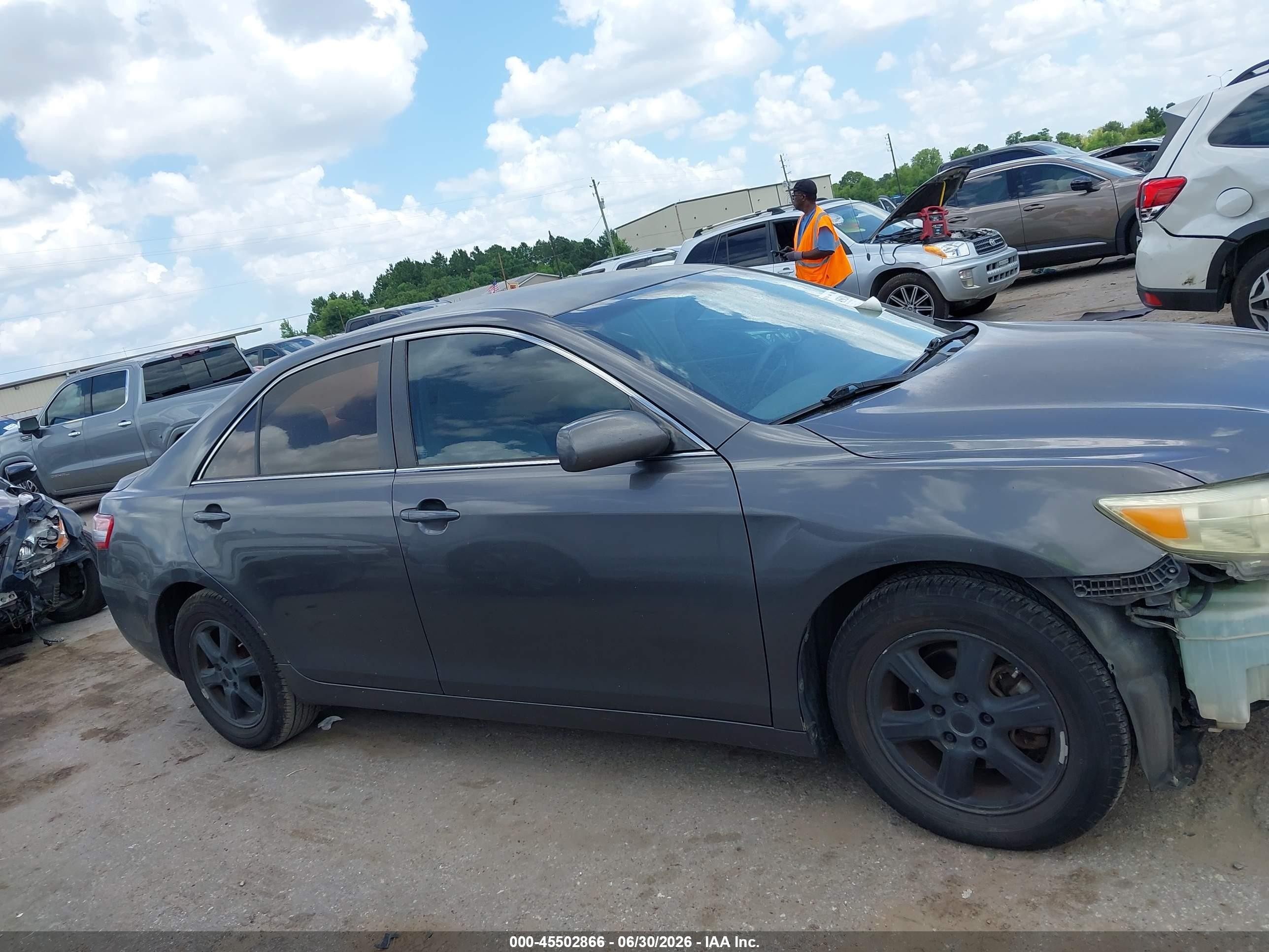 2010 Toyota Camry Le Серый vin: 4T4BF3EK3AR056318