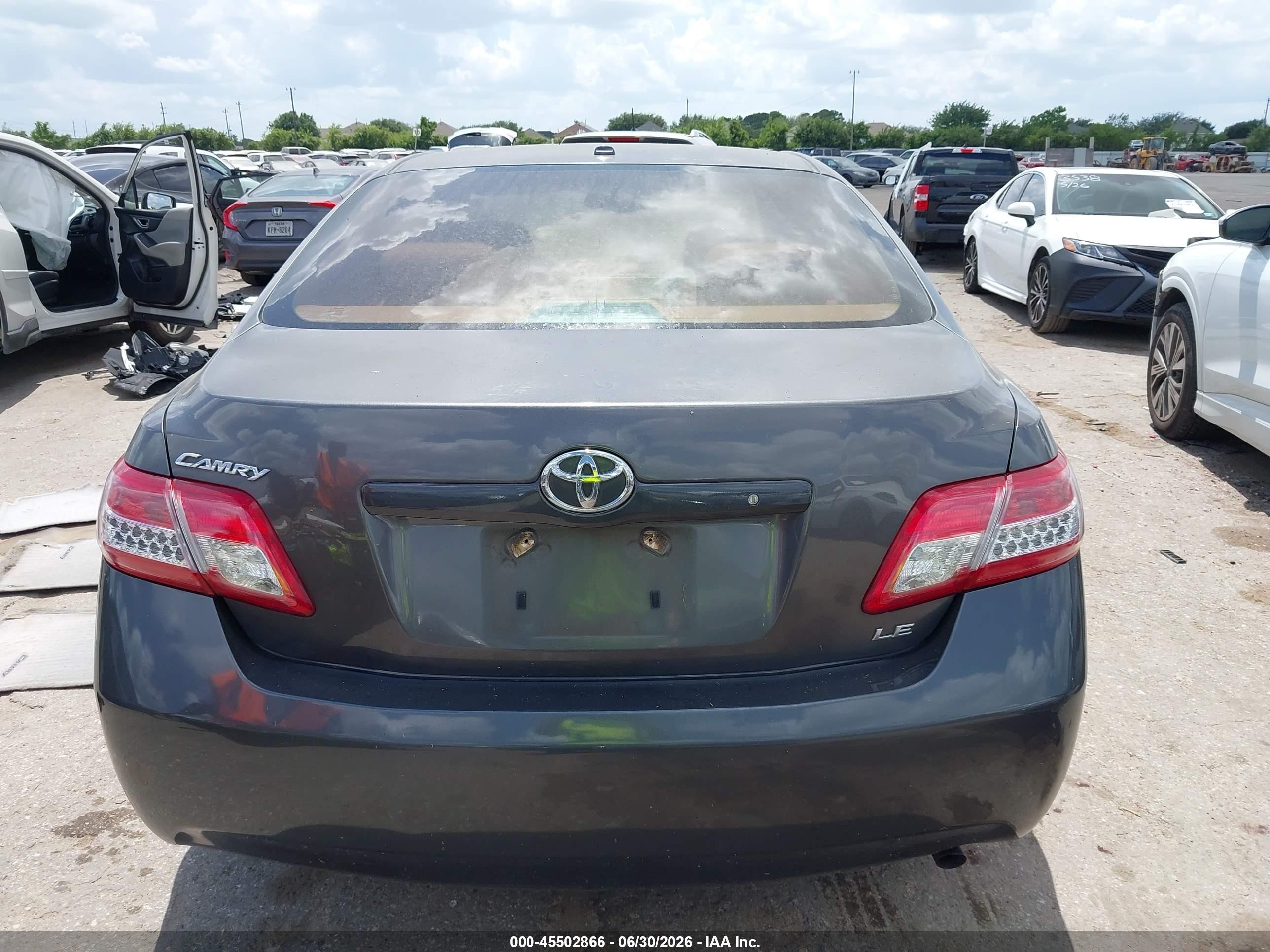2010 Toyota Camry Le Серый vin: 4T4BF3EK3AR056318