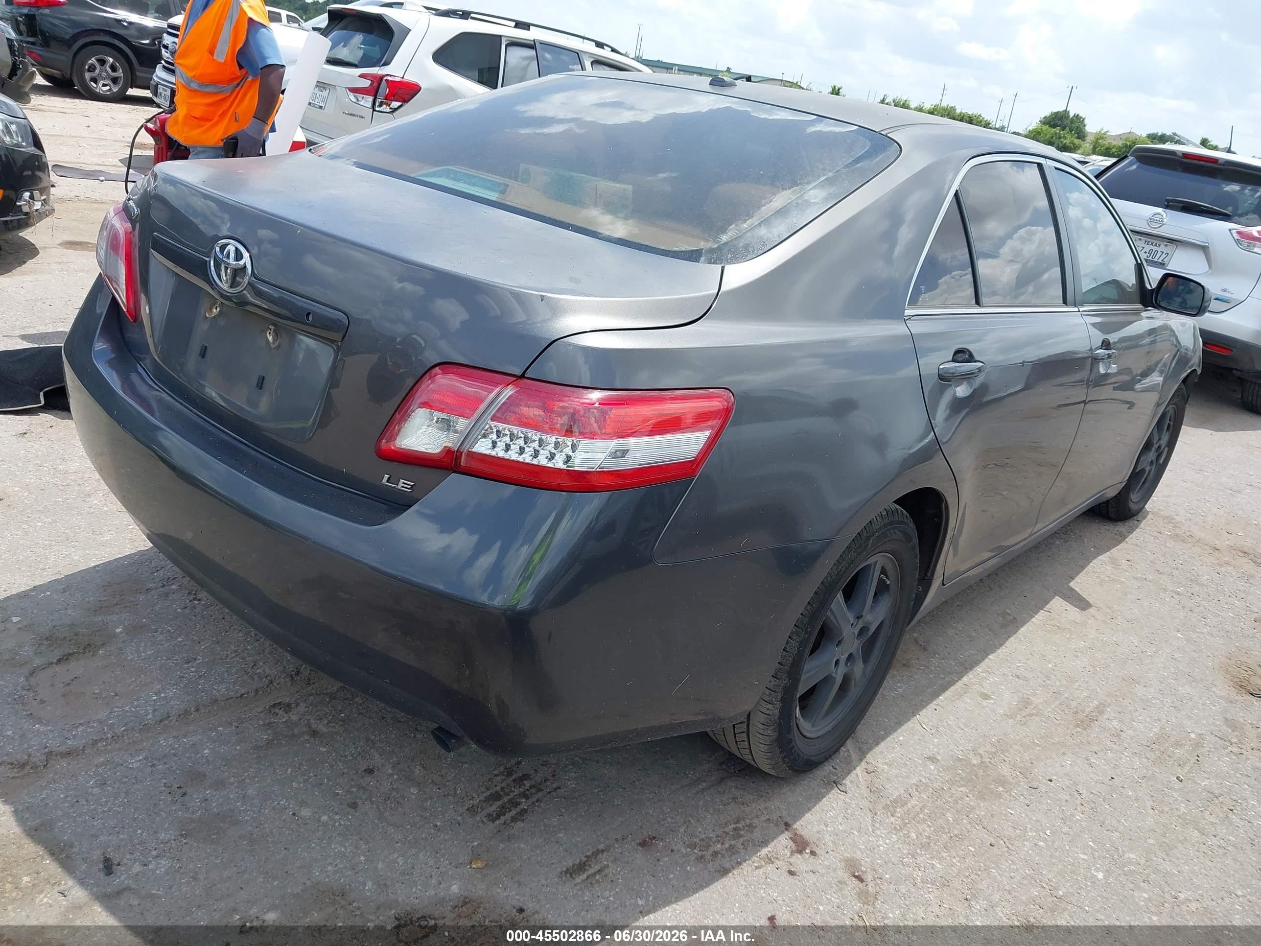 2010 Toyota Camry Le Серый vin: 4T4BF3EK3AR056318