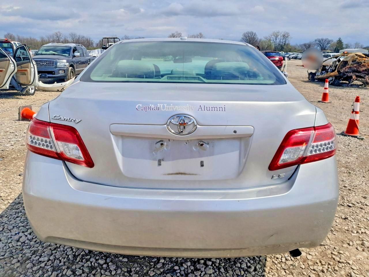 2010 Toyota Camry Le Silver vin: 4T4BF3EK3AR067139