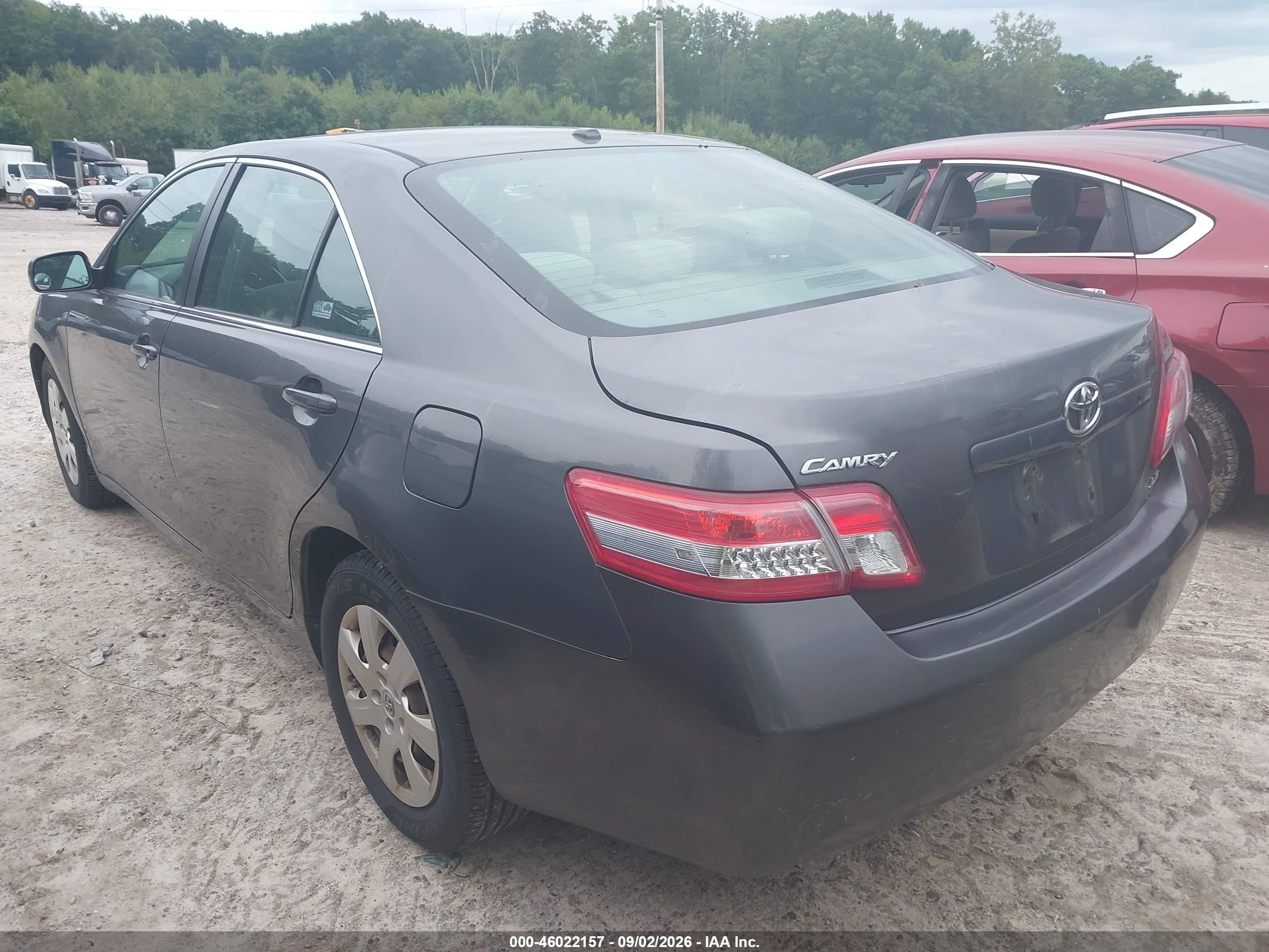 2011 Toyota Camry Le Gray vin: 4T4BF3EK3BR096867