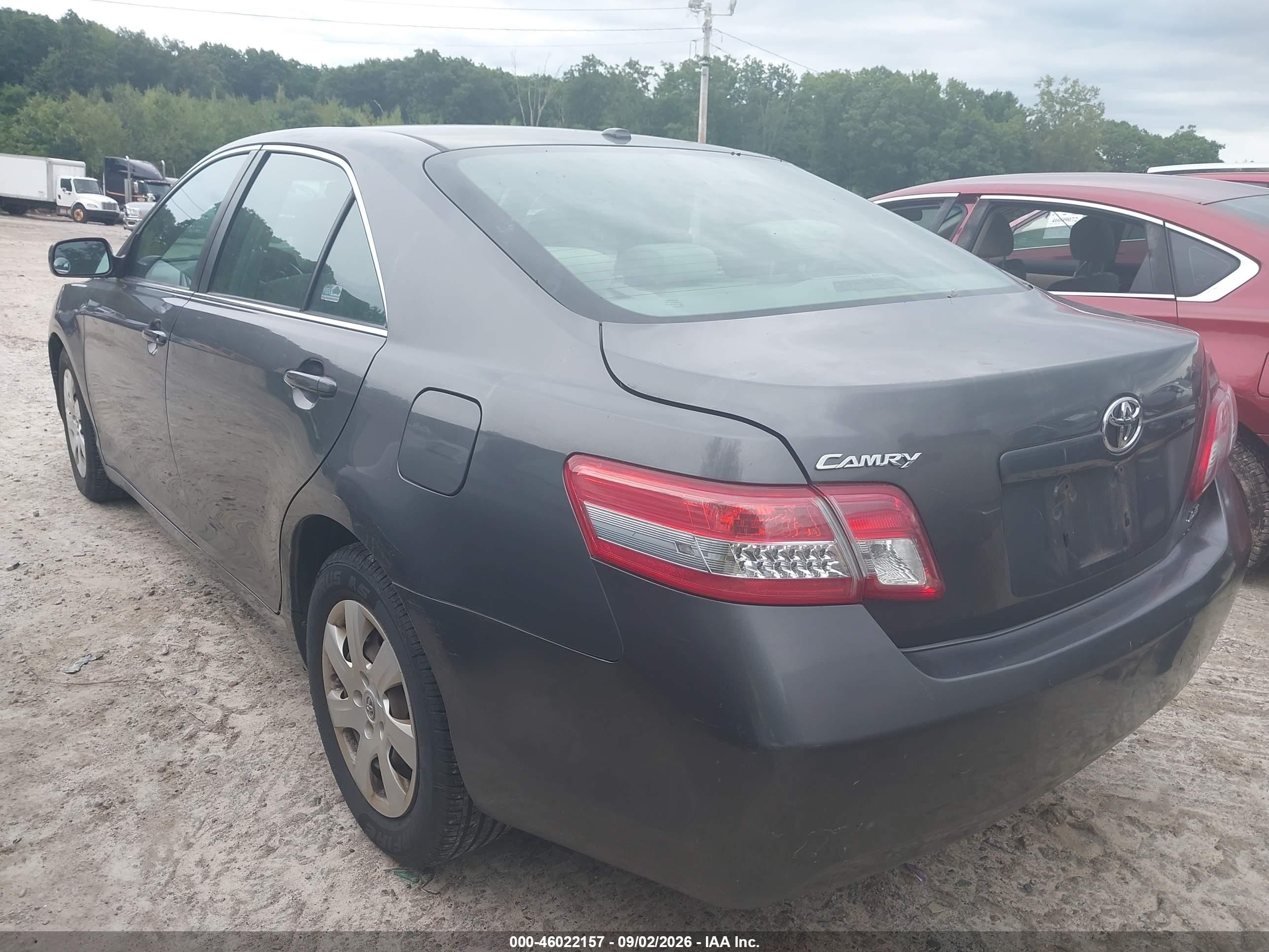 2011 Toyota Camry Le Gray vin: 4T4BF3EK3BR096867