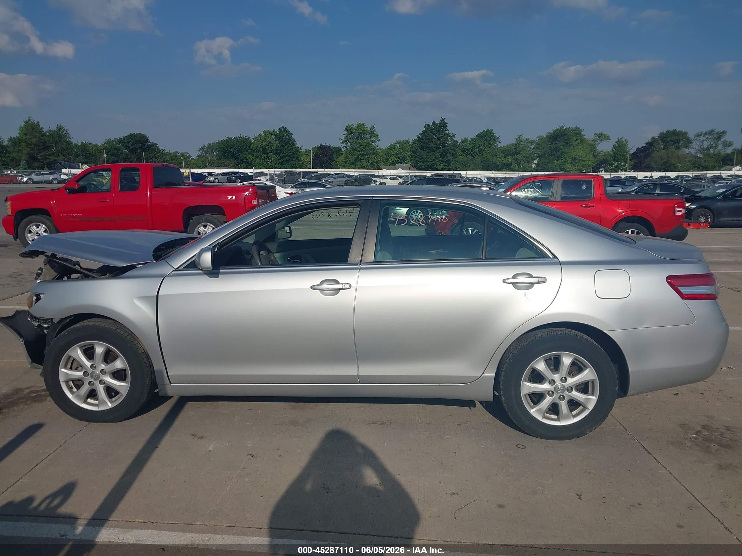 2011 Toyota Camry Le Silver vin: 4T4BF3EK3BR102134