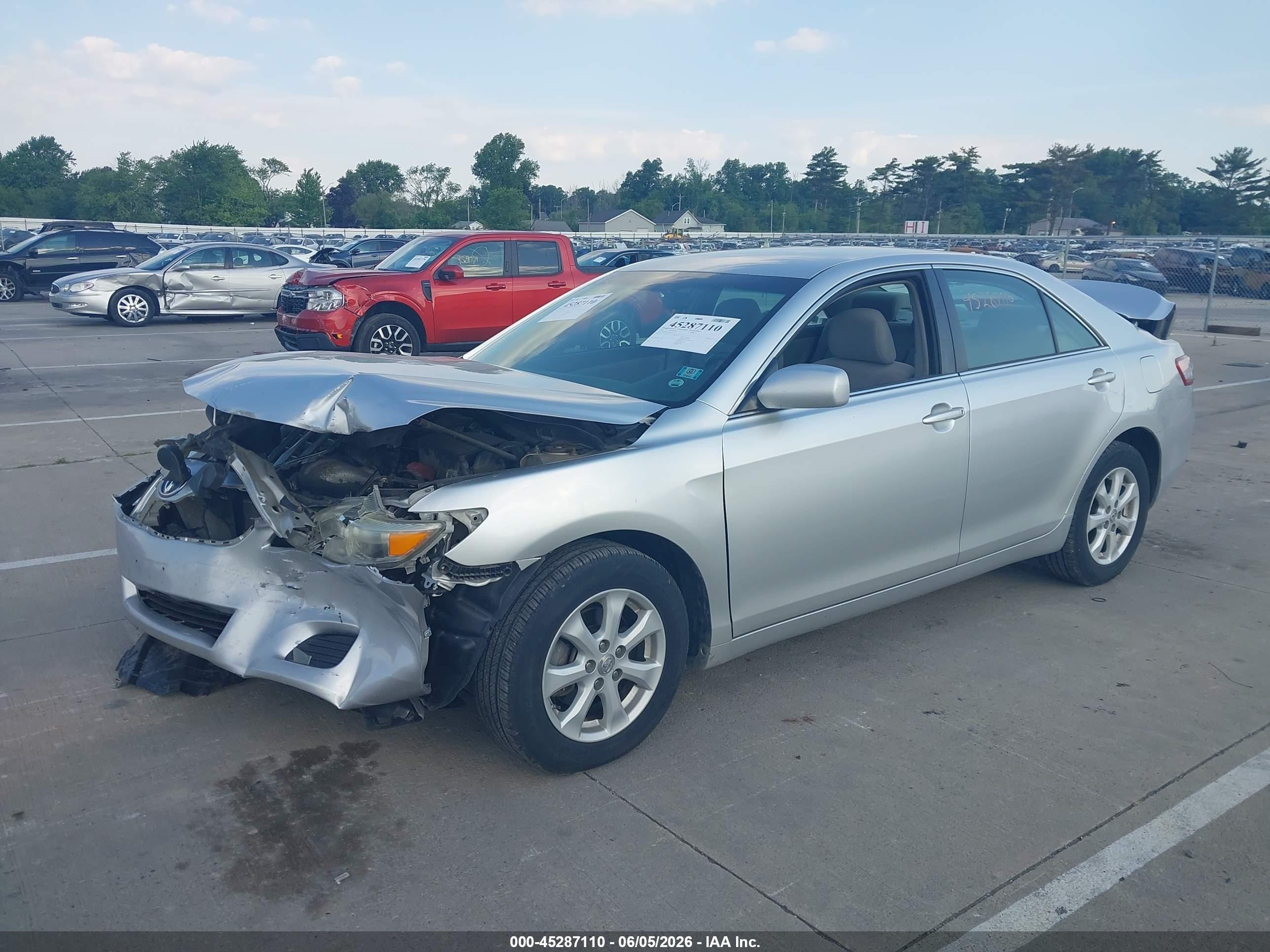 2011 Toyota Camry Le Silver vin: 4T4BF3EK3BR102134