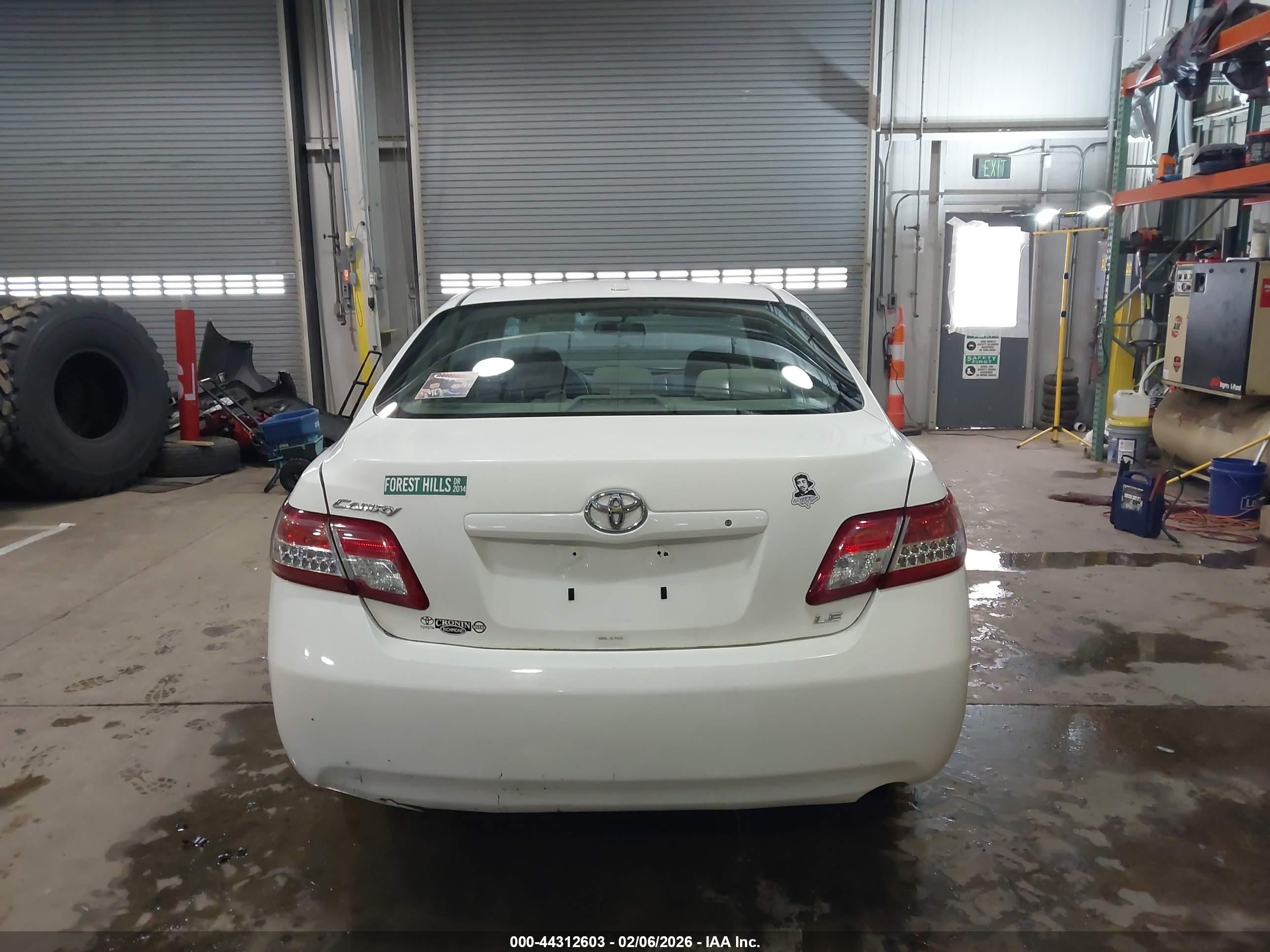 2011 Toyota Camry Le White vin: 4T4BF3EK3BR103249
