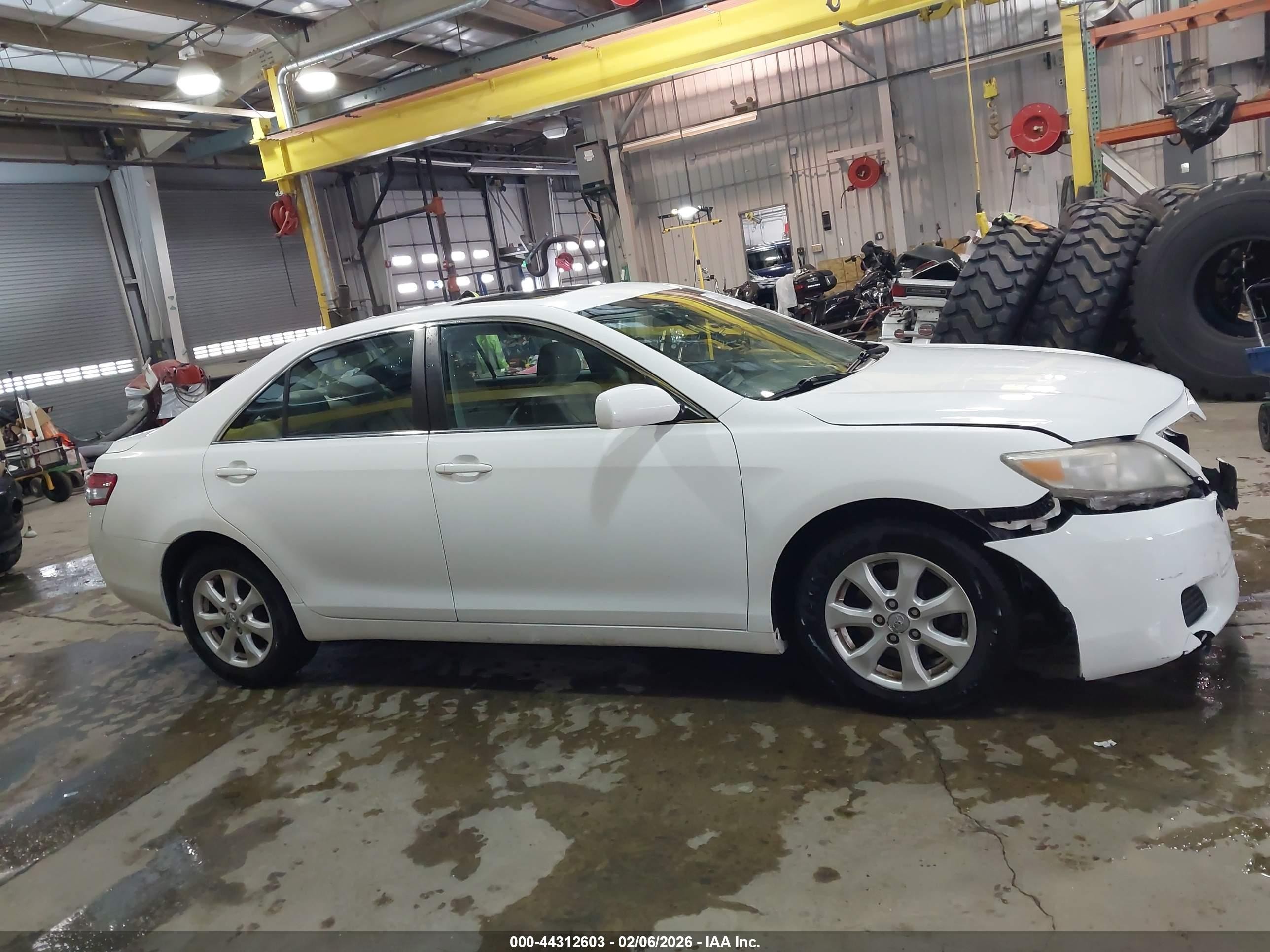2011 Toyota Camry Le White vin: 4T4BF3EK3BR103249