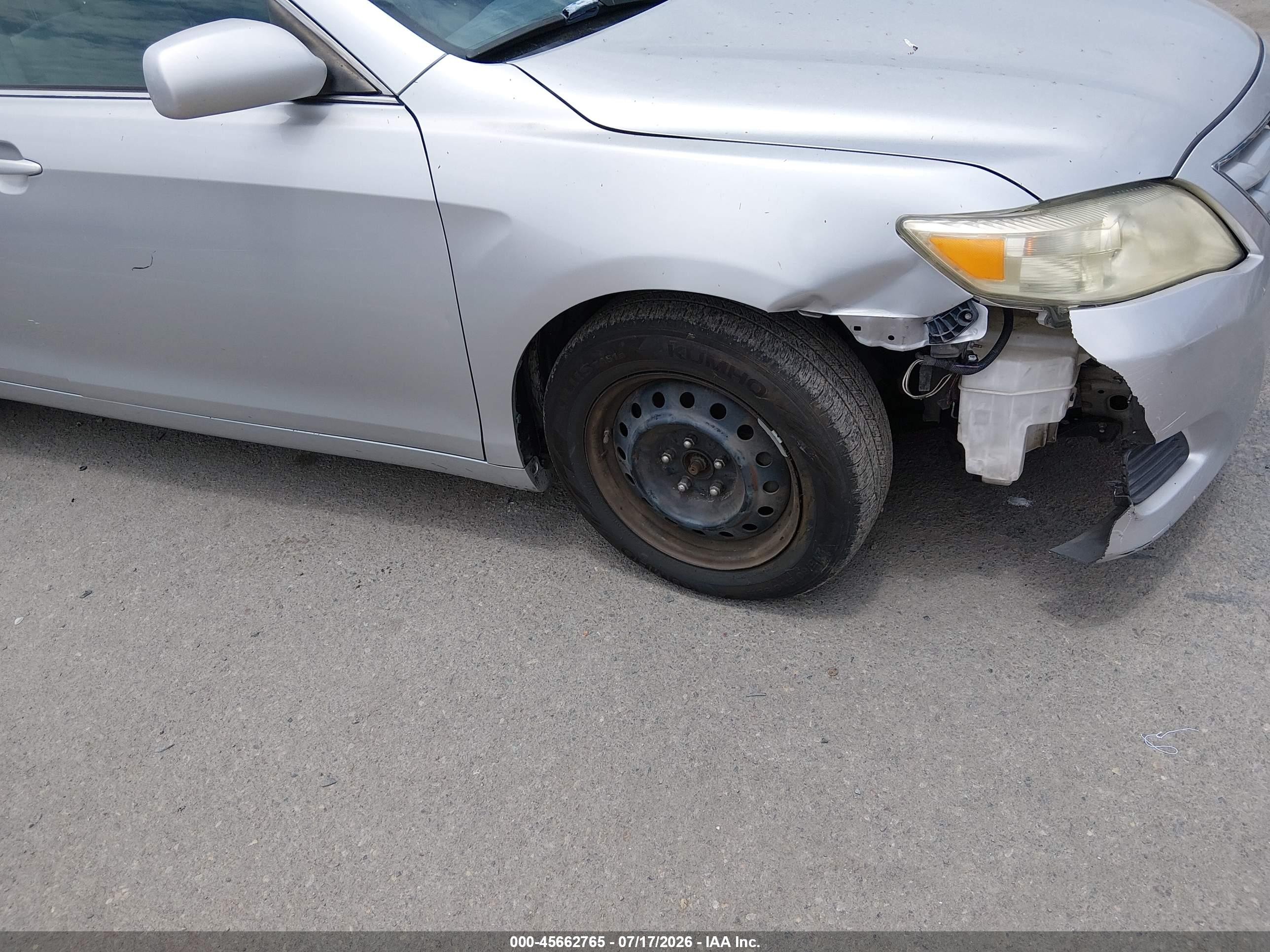 2011 Toyota Camry Le Серебряный vin: 4T4BF3EK3BR104174