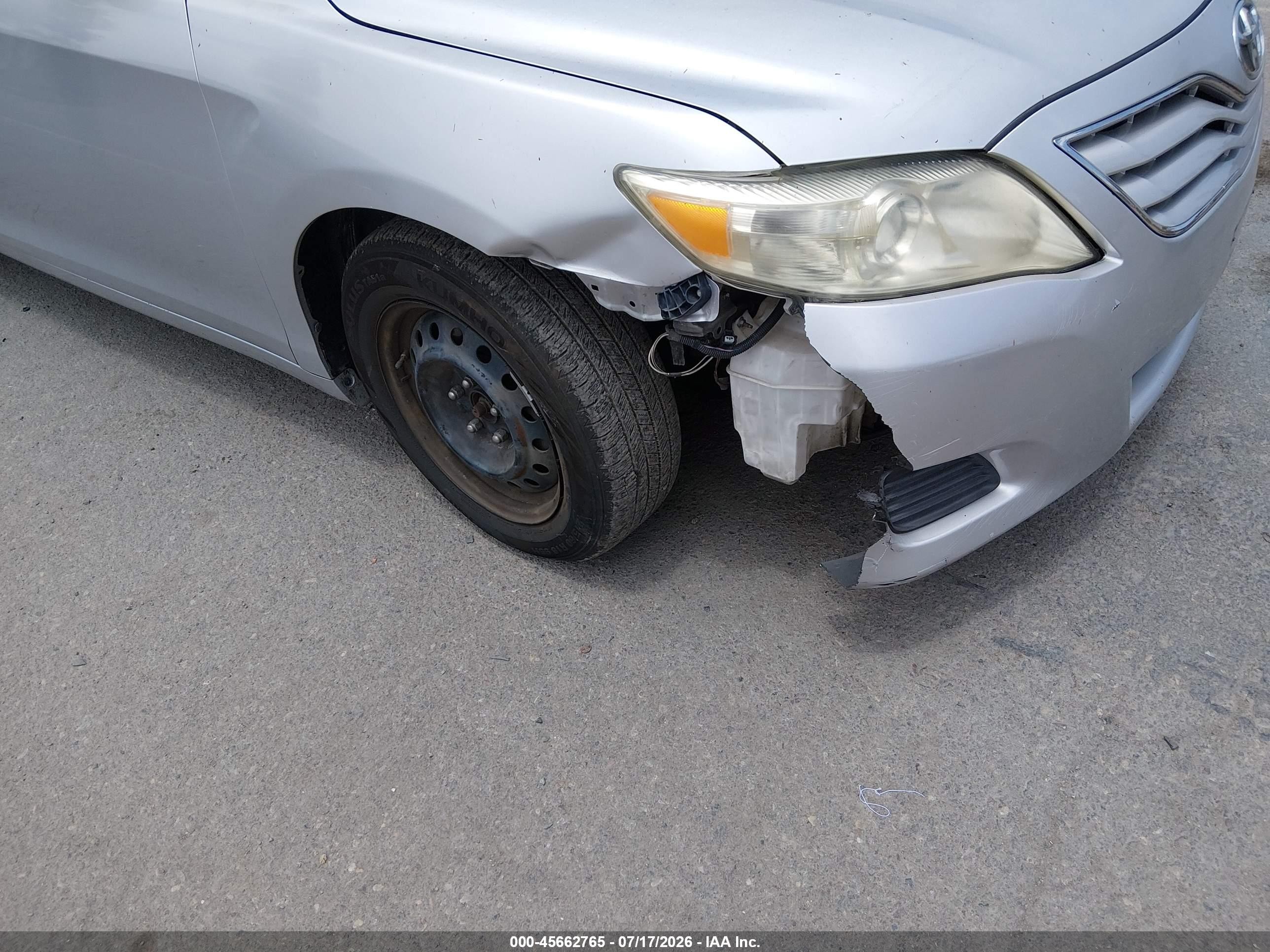 2011 Toyota Camry Le Серебряный vin: 4T4BF3EK3BR104174