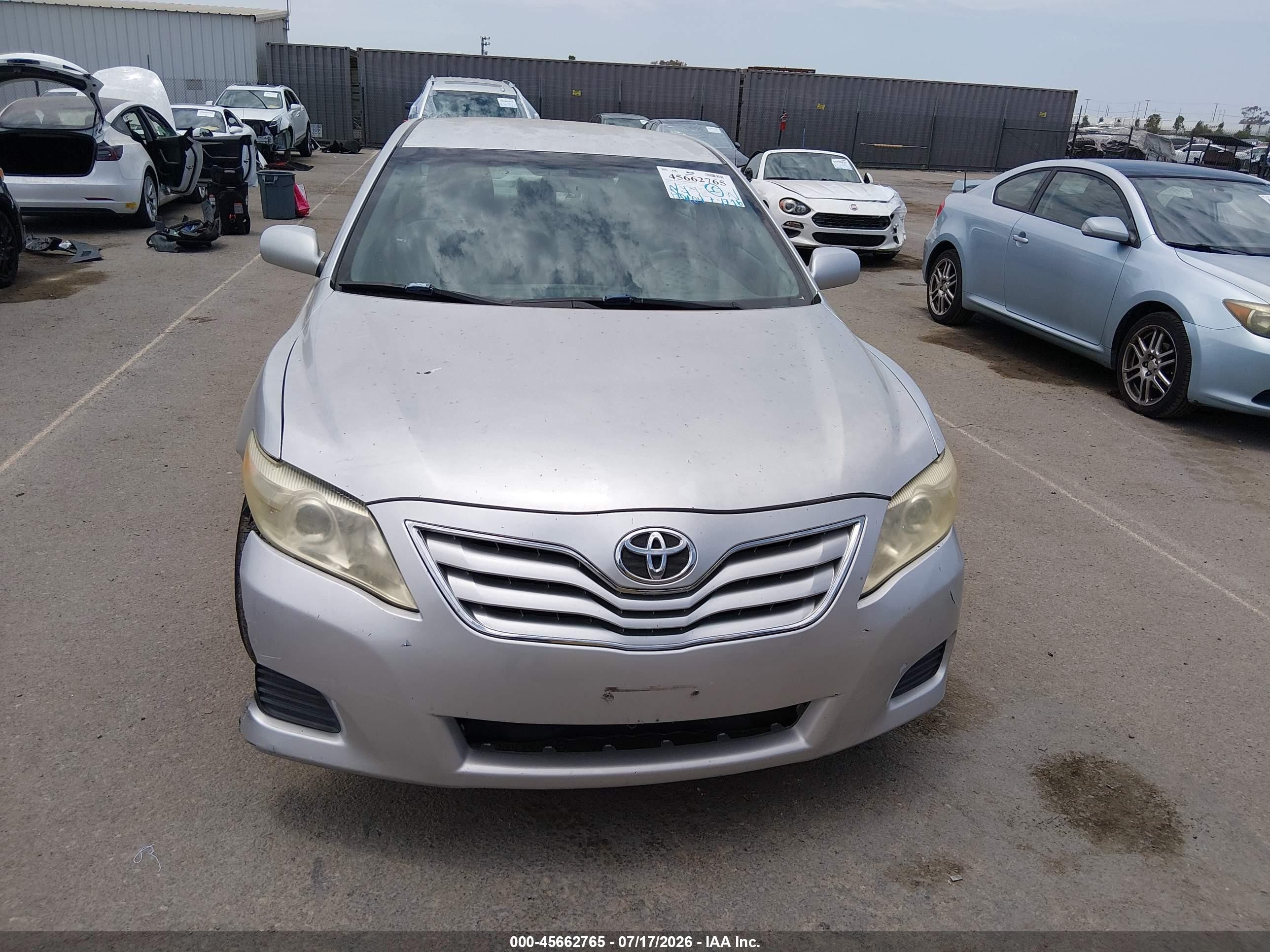 2011 Toyota Camry Le Серебряный vin: 4T4BF3EK3BR104174