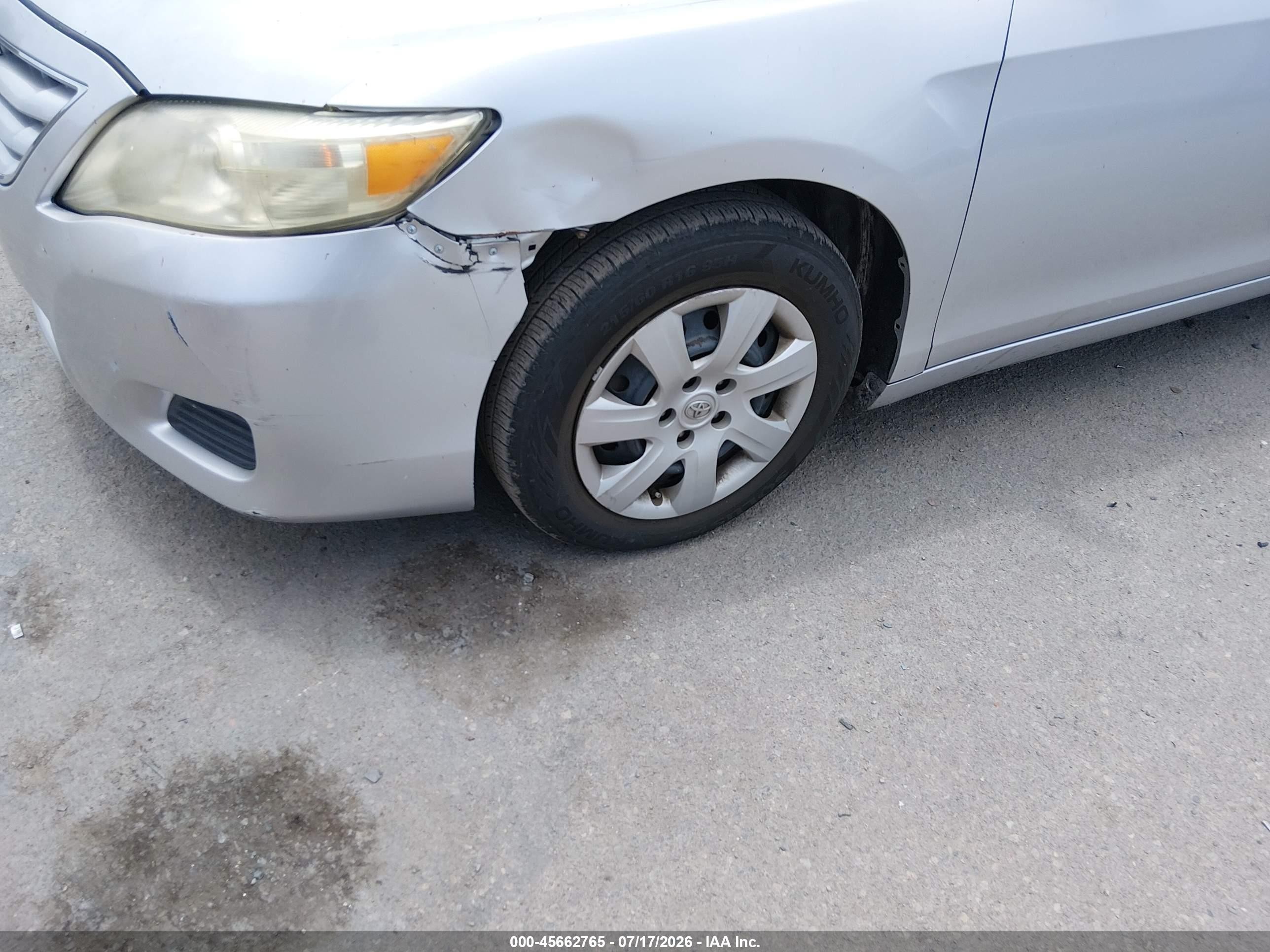 2011 Toyota Camry Le Серебряный vin: 4T4BF3EK3BR104174