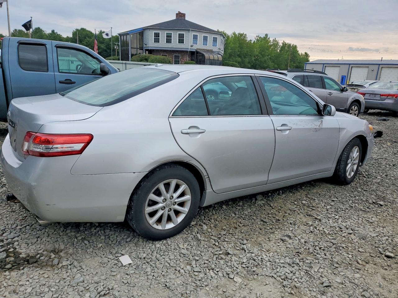 2011 Toyota Camry Xle Silver vin: 4T4BF3EK3BR106247