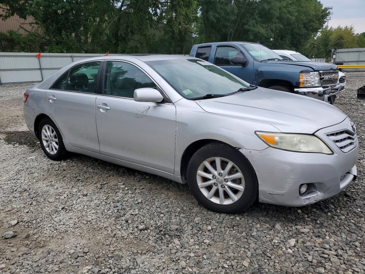 2011 Toyota Camry Xle Silver vin: 4T4BF3EK3BR106247