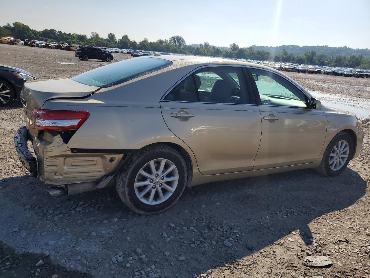 2011 Toyota Camry Xle Tan vin: 4T4BF3EK3BR109486
