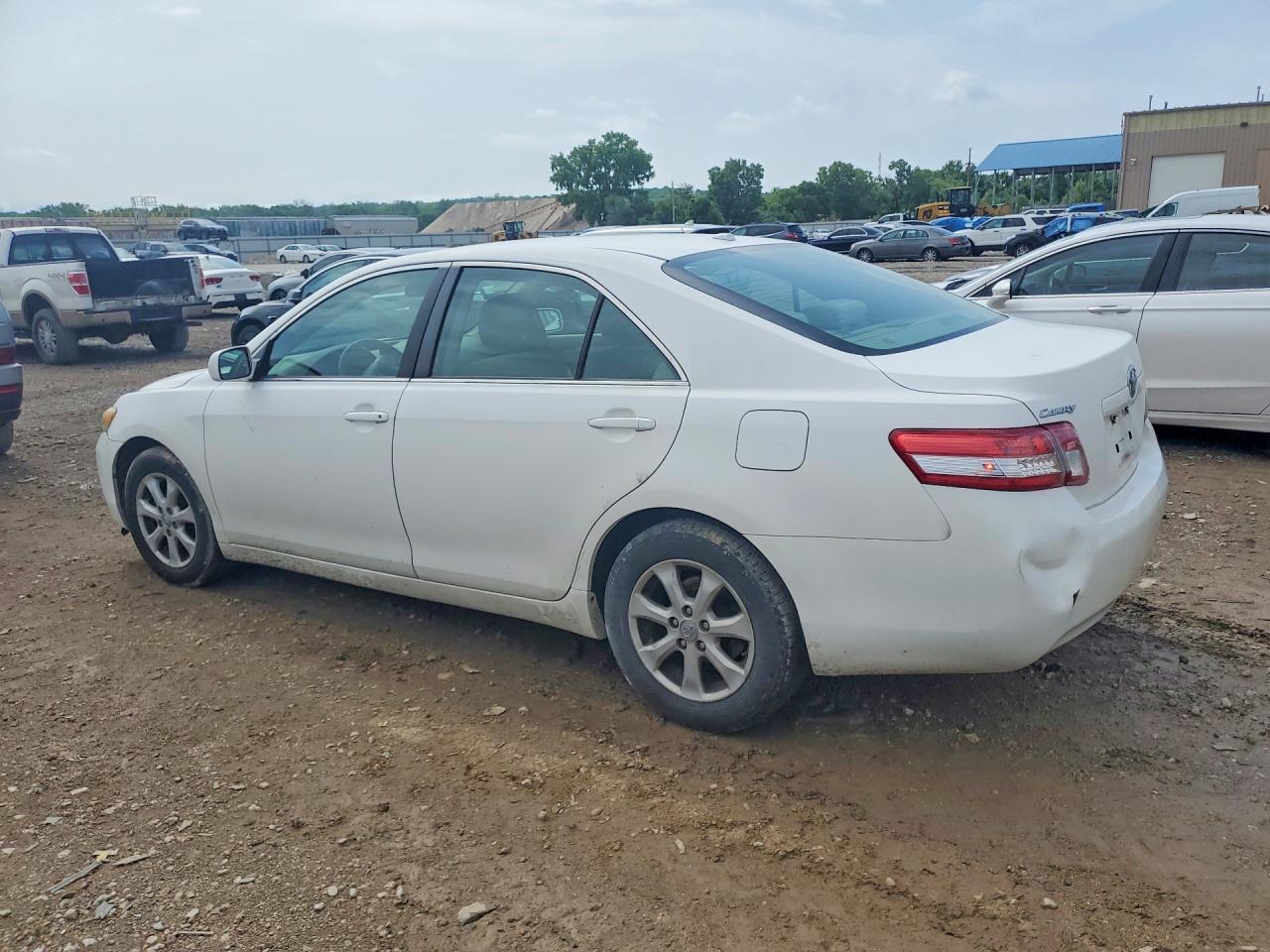 2011 Toyota Camry Le White vin: 4T4BF3EK3BR112419