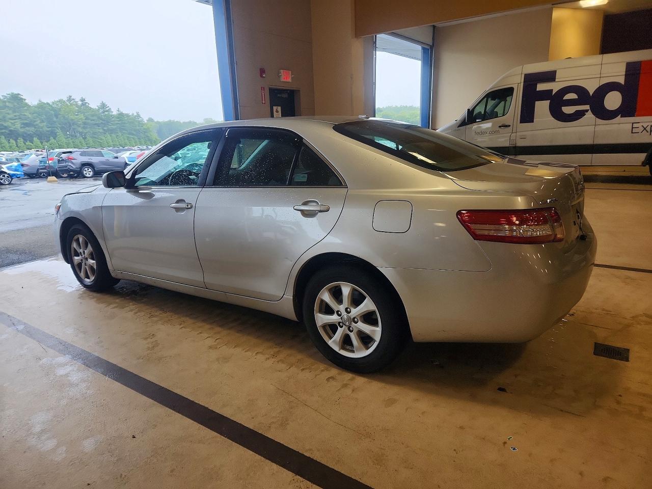 2011 Toyota Camry Le Silver vin: 4T4BF3EK3BR114039