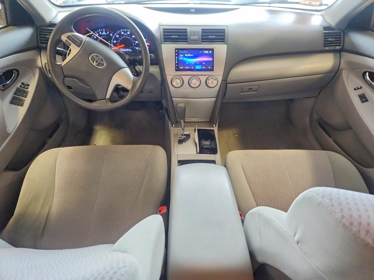 2011 Toyota Camry Le Silver vin: 4T4BF3EK3BR114039