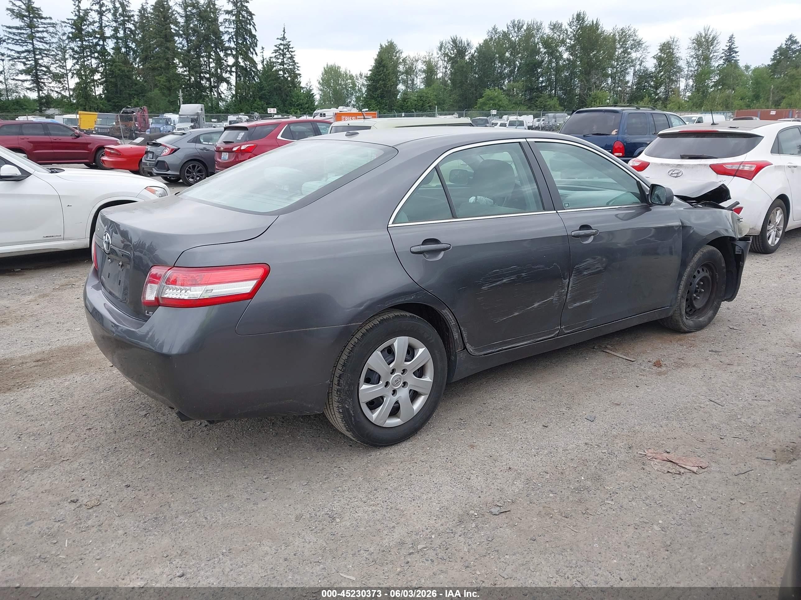 2011 Toyota Camry Le Серый vin: 4T4BF3EK3BR118205