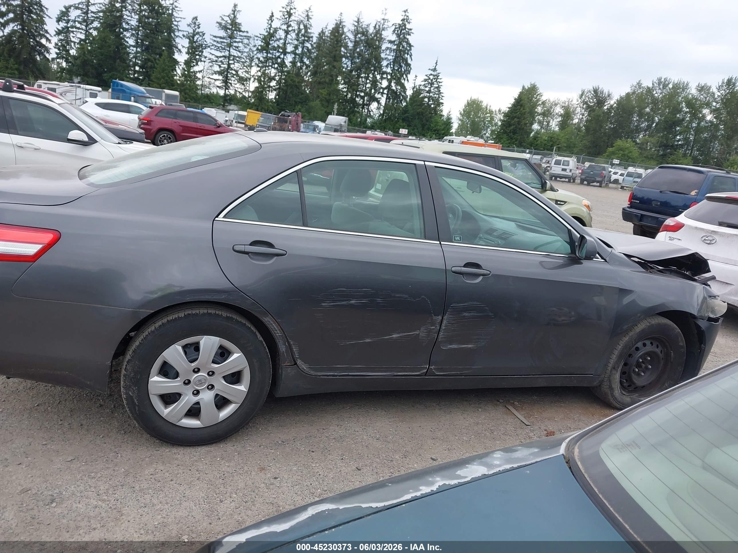 2011 Toyota Camry Le Серый vin: 4T4BF3EK3BR118205