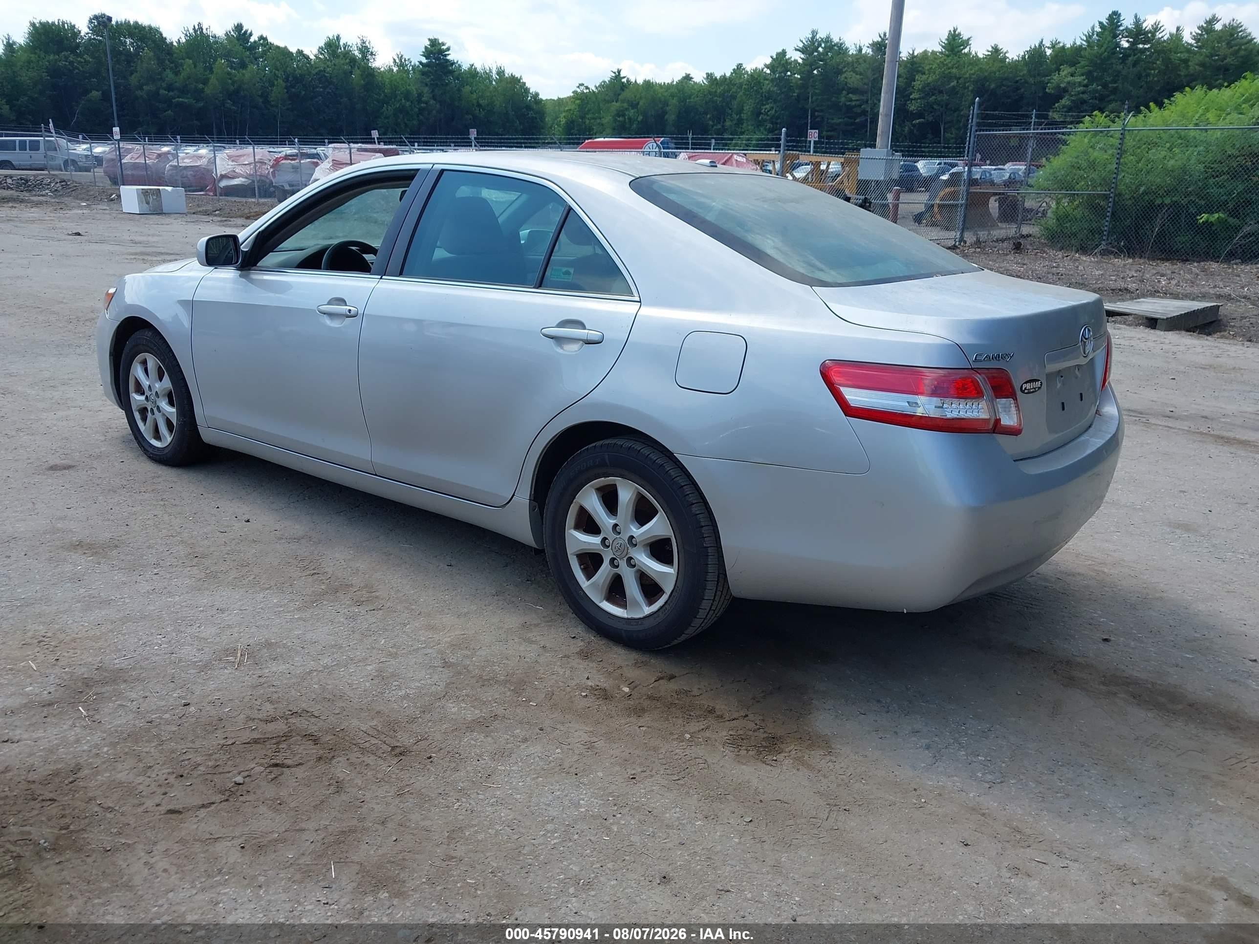 2011 Toyota Camry Le Серебряный vin: 4T4BF3EK3BR145372