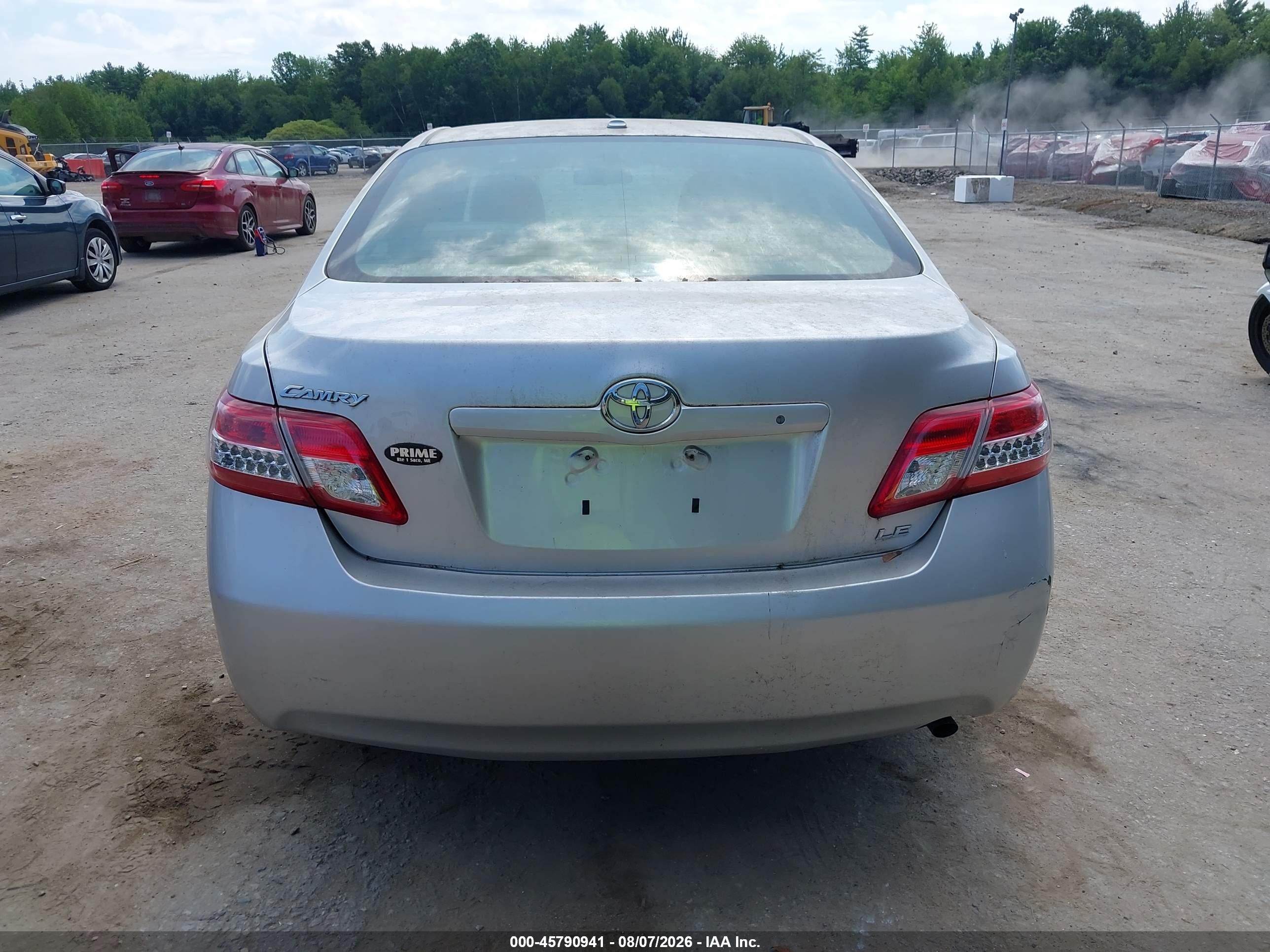 2011 Toyota Camry Le Серебряный vin: 4T4BF3EK3BR145372