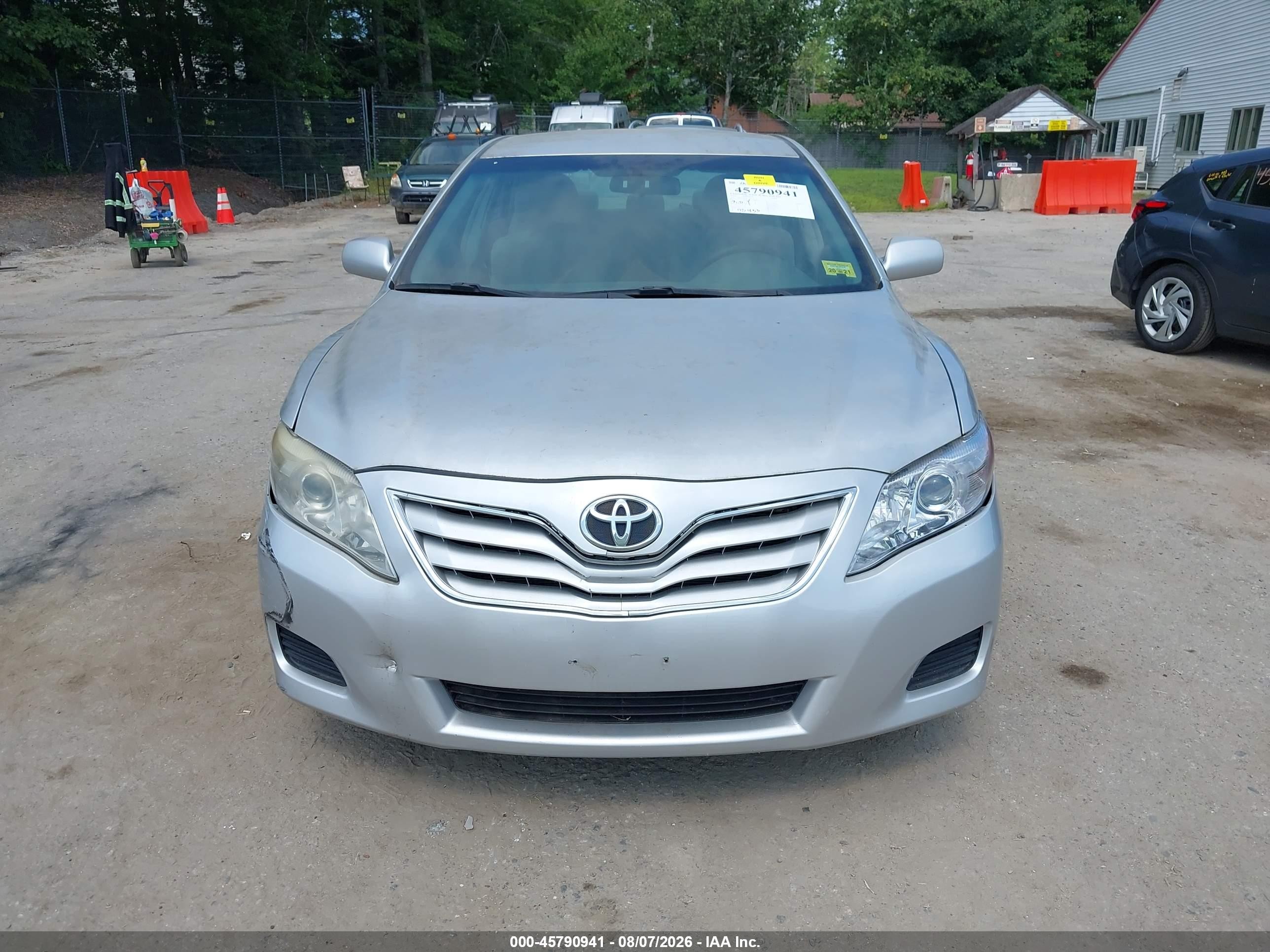 2011 Toyota Camry Le Серебряный vin: 4T4BF3EK3BR145372