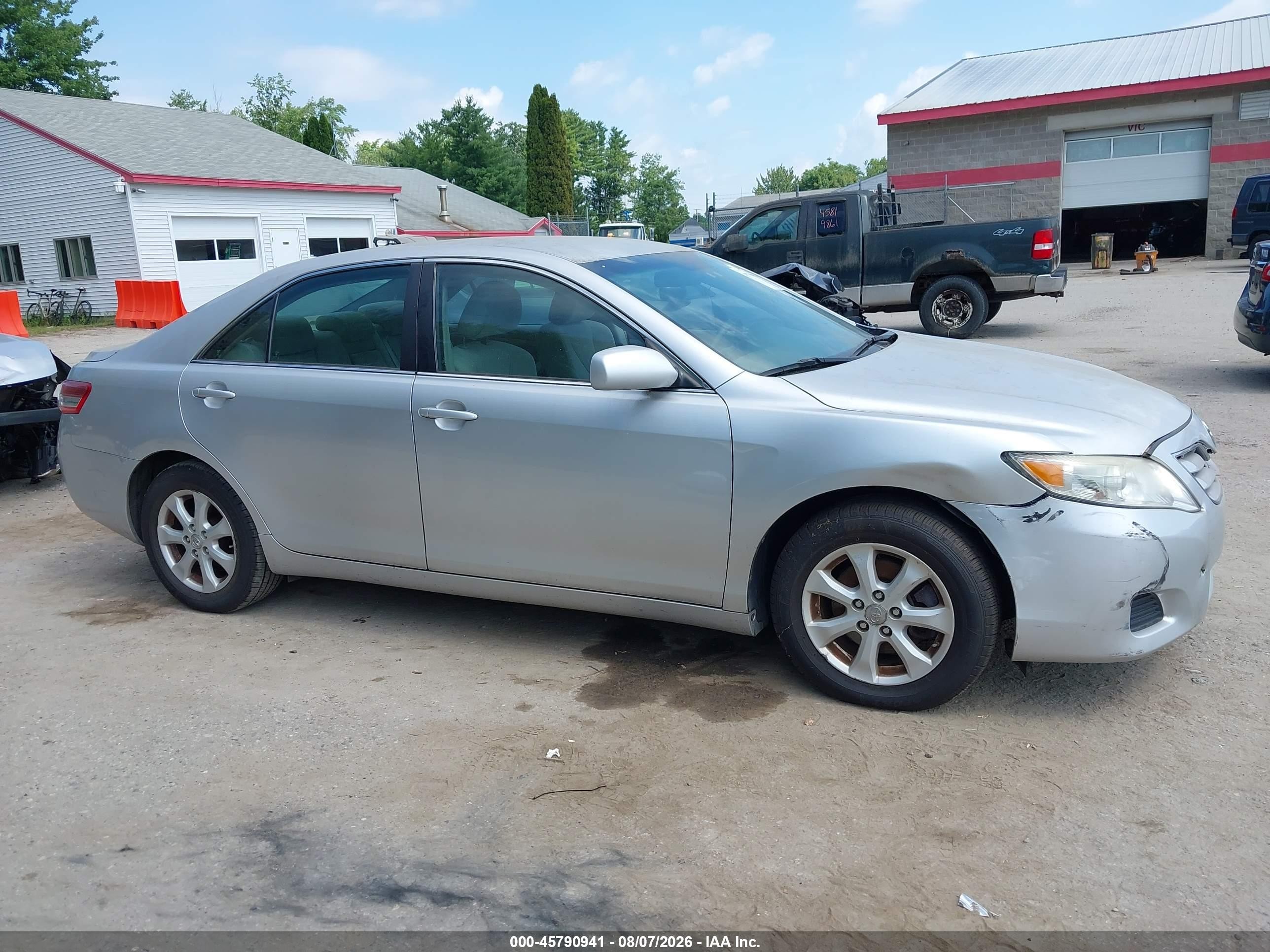 2011 Toyota Camry Le Серебряный vin: 4T4BF3EK3BR145372