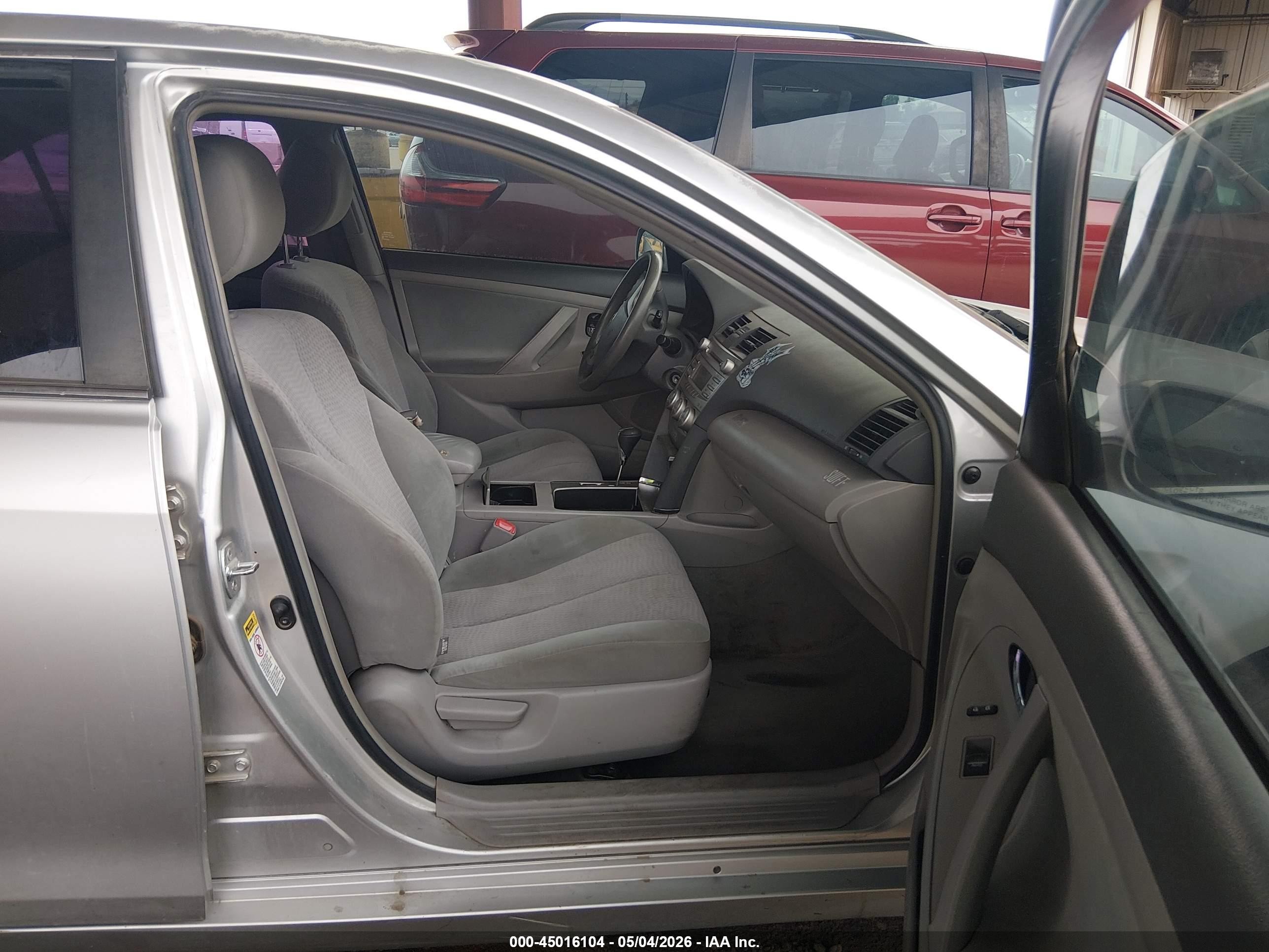 2011 Toyota Camry Le Silver vin: 4T4BF3EK3BR150653