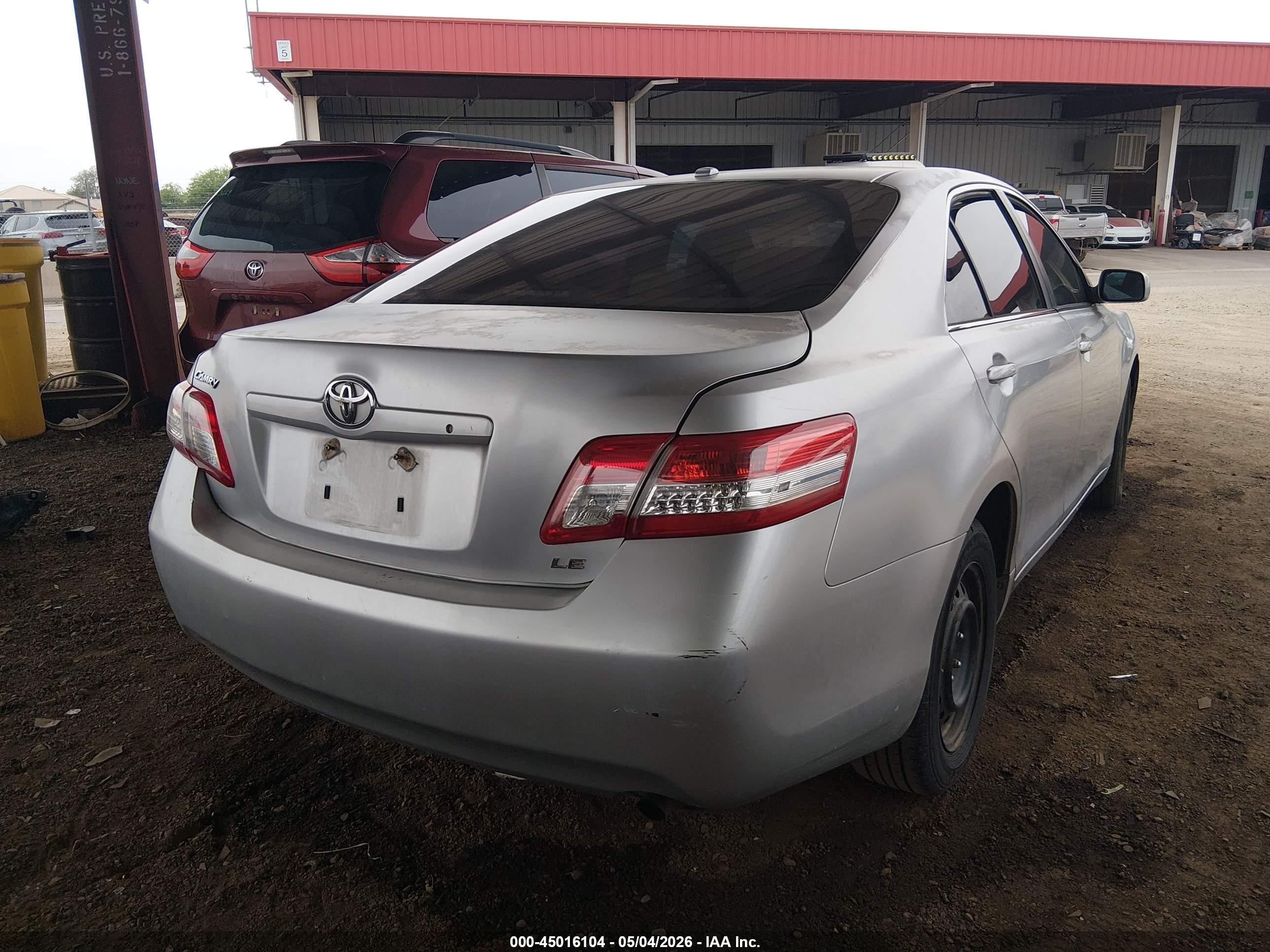 2011 Toyota Camry Le Silver vin: 4T4BF3EK3BR150653