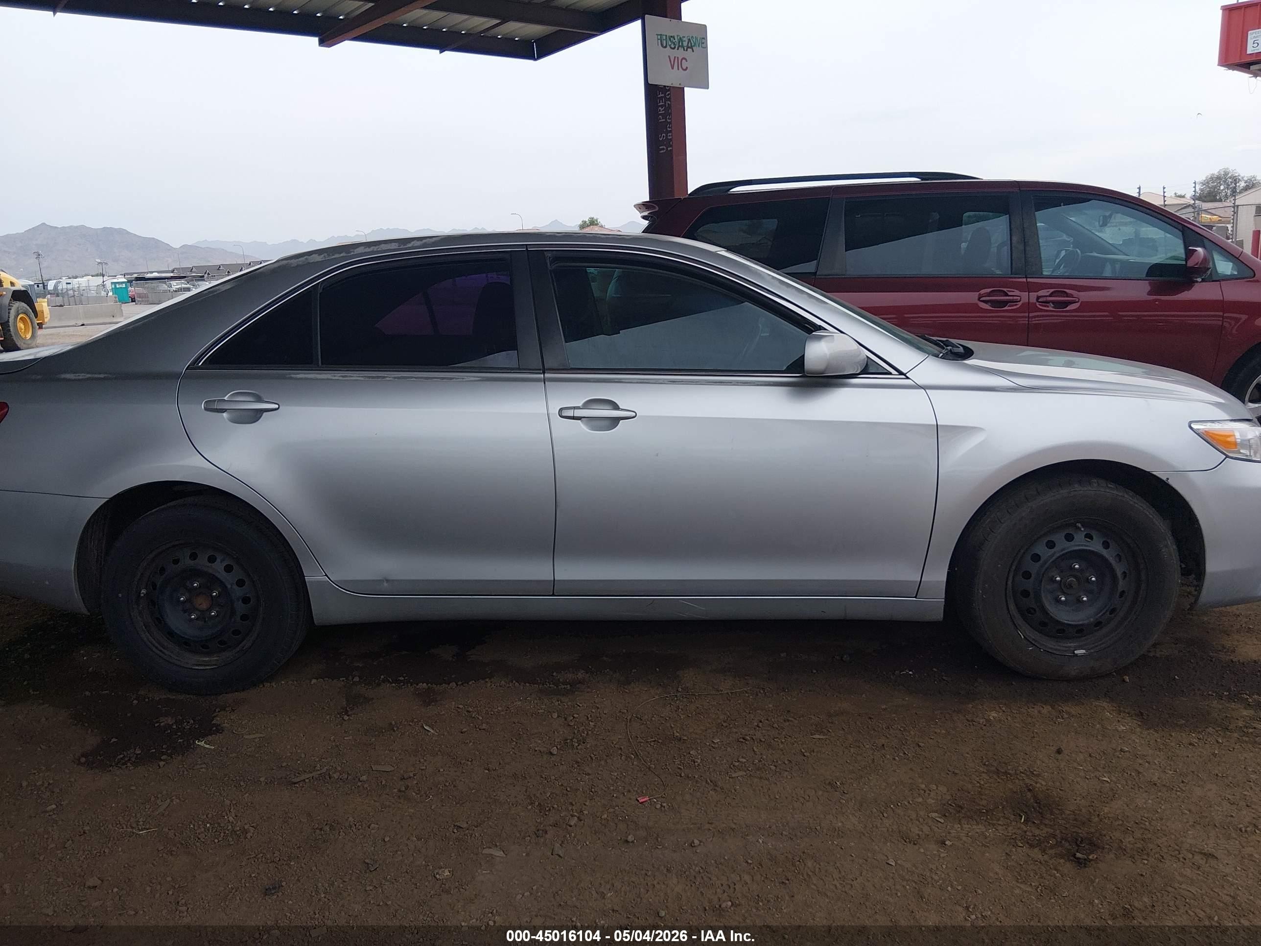 2011 Toyota Camry Le Silver vin: 4T4BF3EK3BR150653