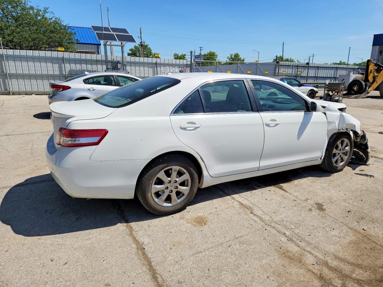 2011 Toyota Camry Le Белый vin: 4T4BF3EK3BR157277