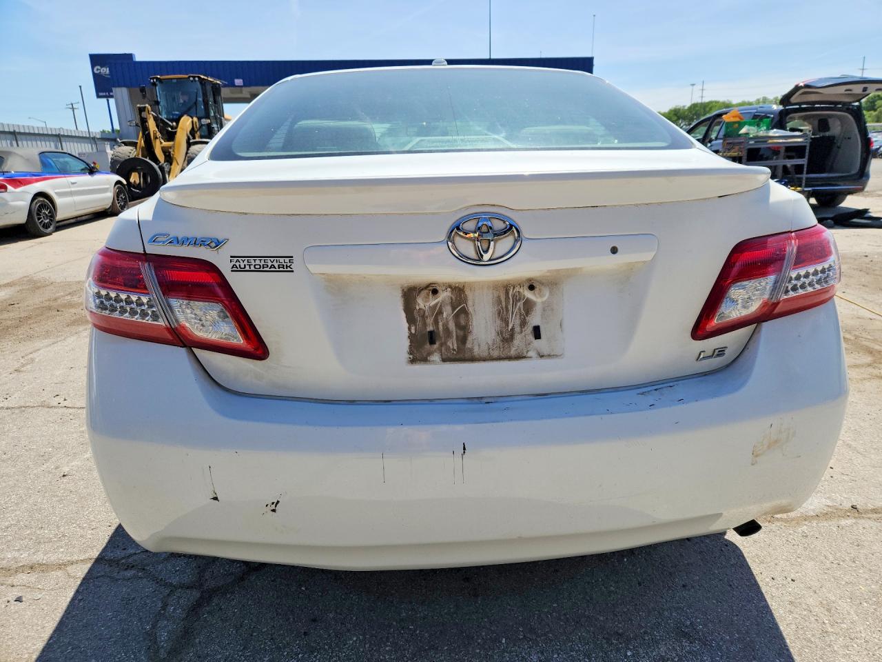 2011 Toyota Camry Le Белый vin: 4T4BF3EK3BR157277