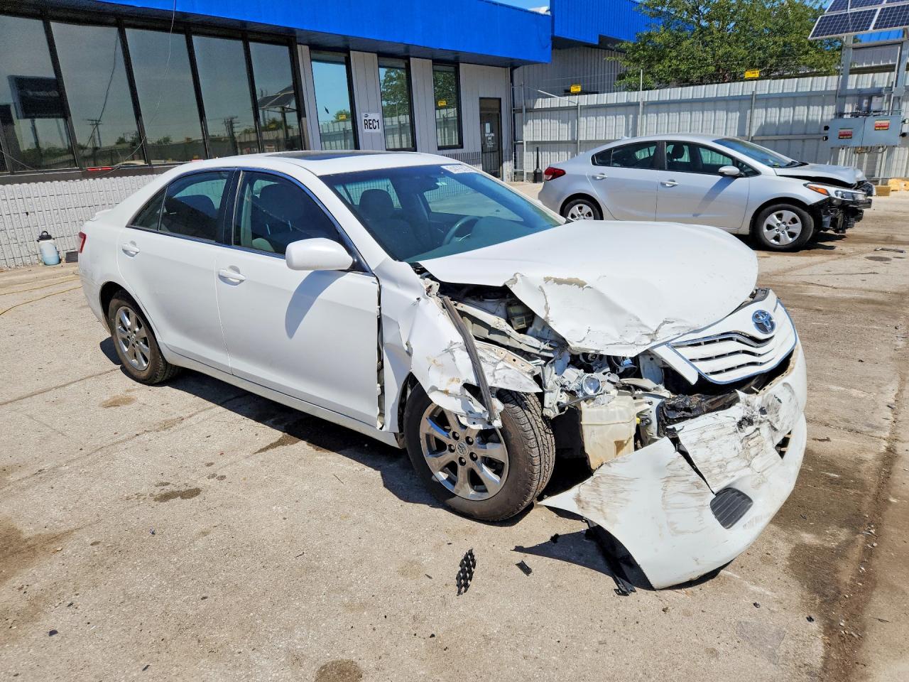 2011 Toyota Camry Le Белый vin: 4T4BF3EK3BR157277