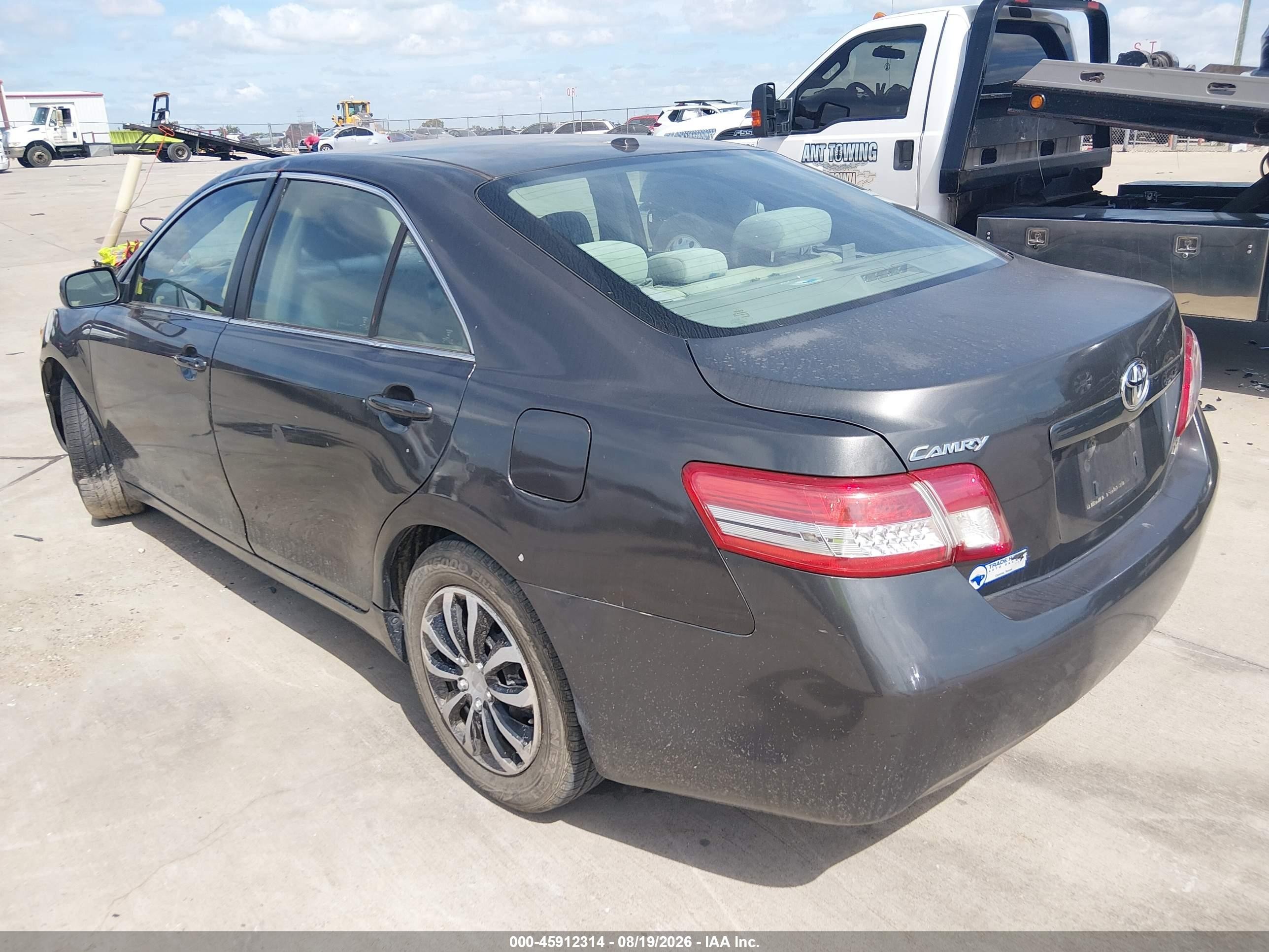2011 Toyota Camry Le Серый vin: 4T4BF3EK3BR159708